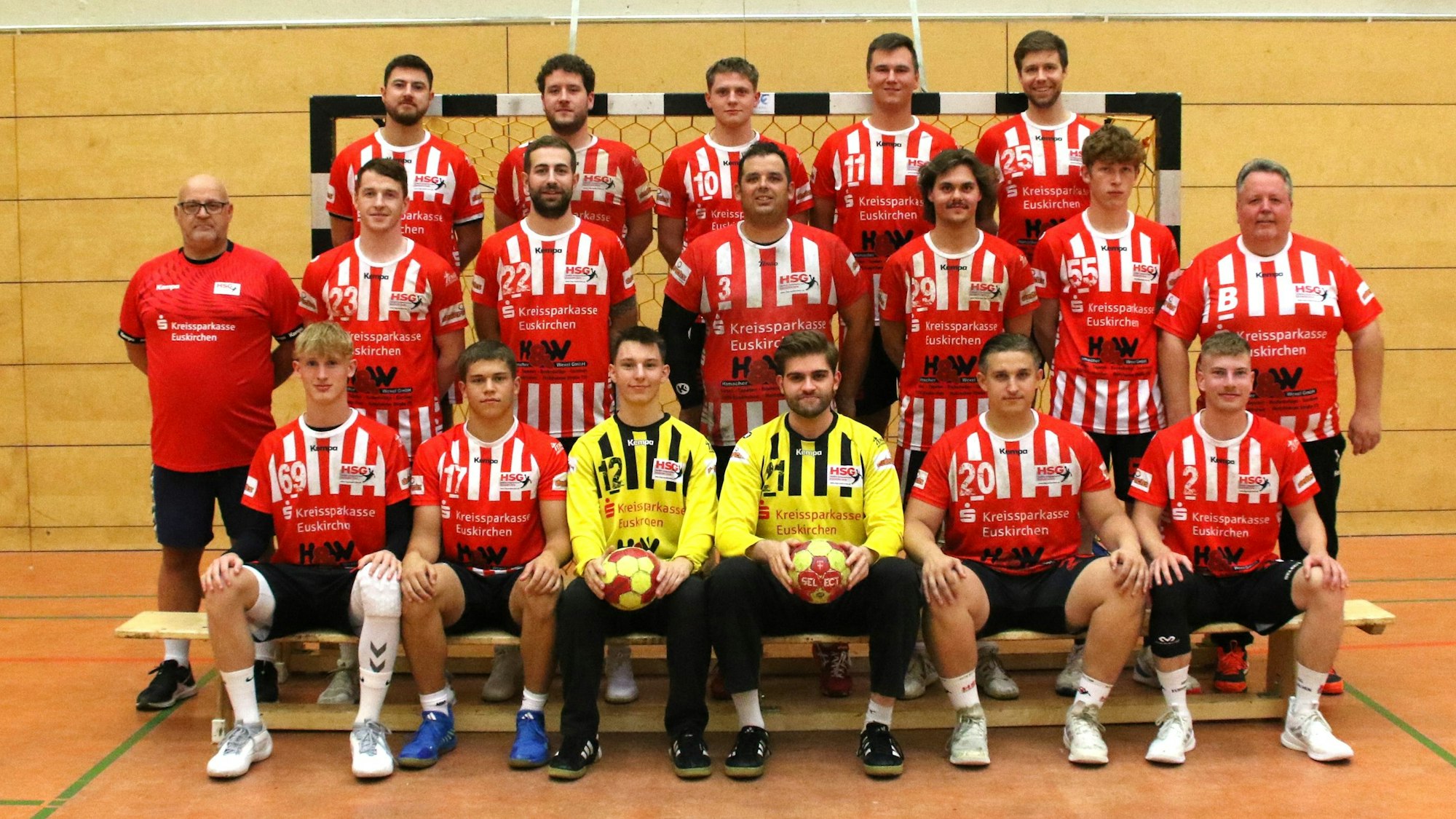 Mannschaftsfoto der HSG Euskirchen in der Saison 2024/25.