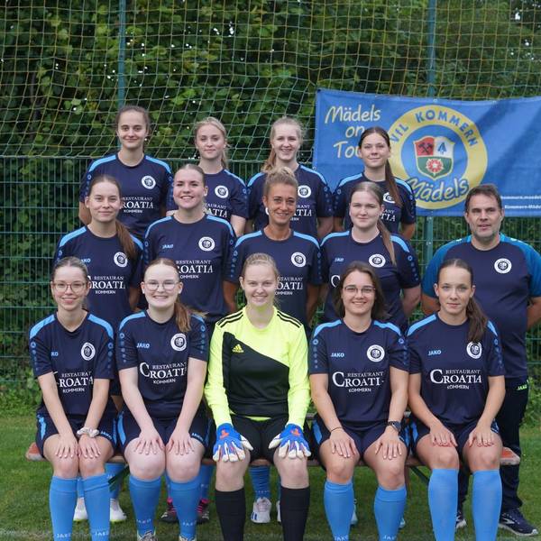 Das Mannschaftsfoto der Frauen von VfL Kommern II n der Saison 2024/25.