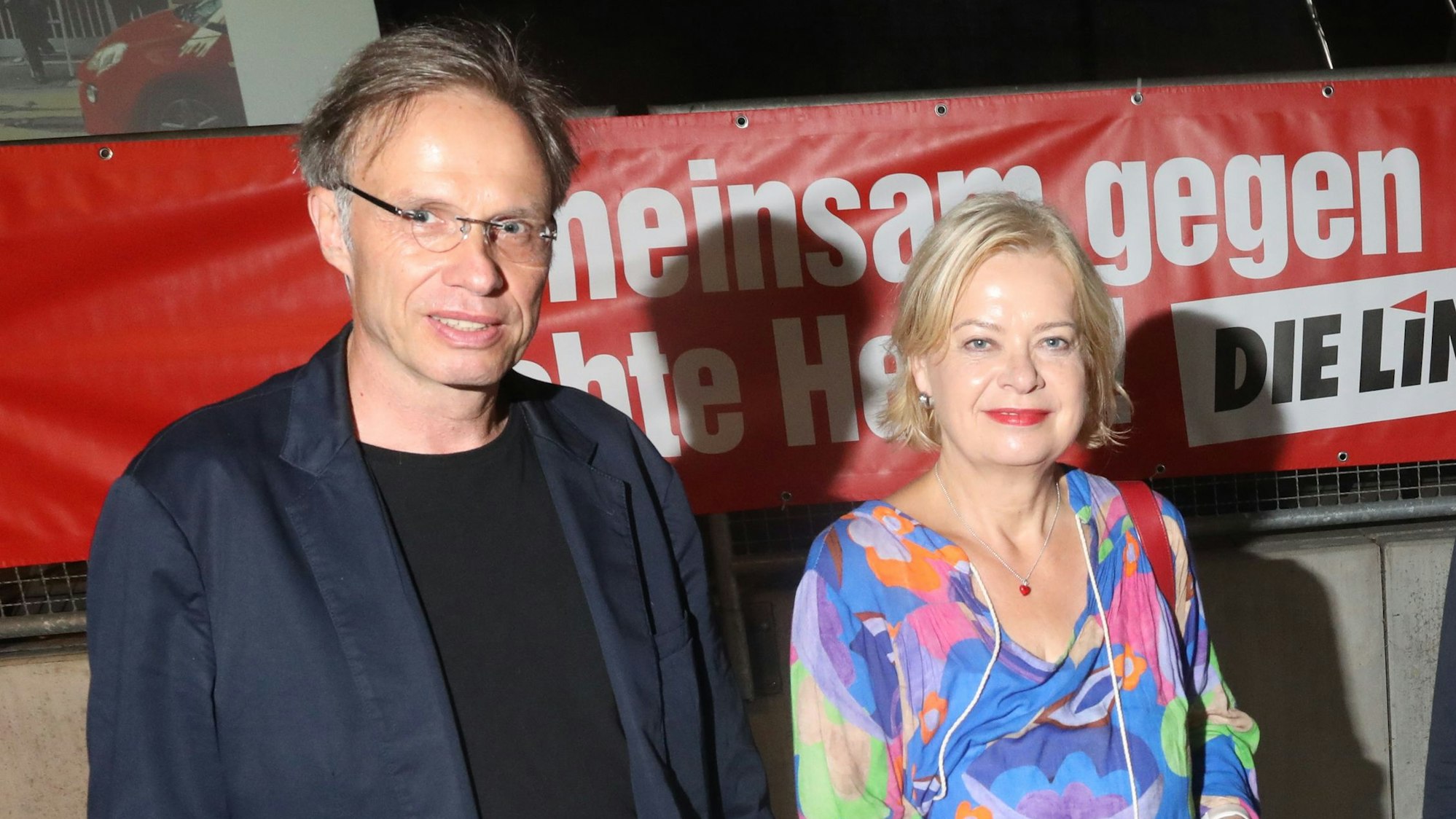 Heiner Kockerbeck im vergangenen Herbst mit der Bundestagsabgeordneten Gesine Lötzsch bei Feierlichkeiten zu 25 Jahre Die Linke im Kölner Stadtrat.