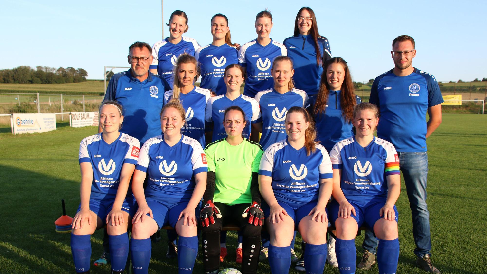 Mannschaftsfoto der Frauen der SG Erfthöhen in der Bezirksliga-Saison 2024/25.
