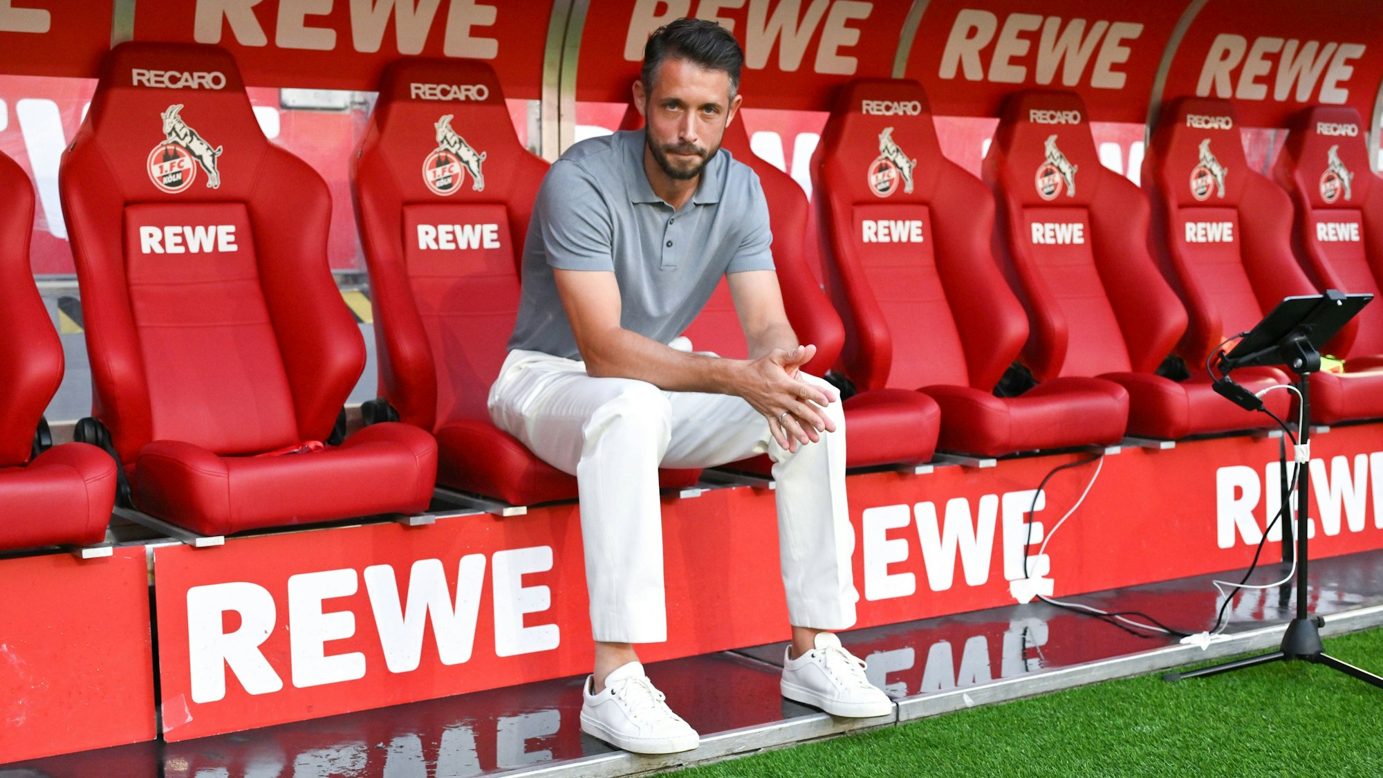 Mark Uth wird nach seiner im Spiel gegen Elversberg erlittenen Verletzung derzeit individuell aufgebaut, ist aber noch immer nicht beschwerdefrei.