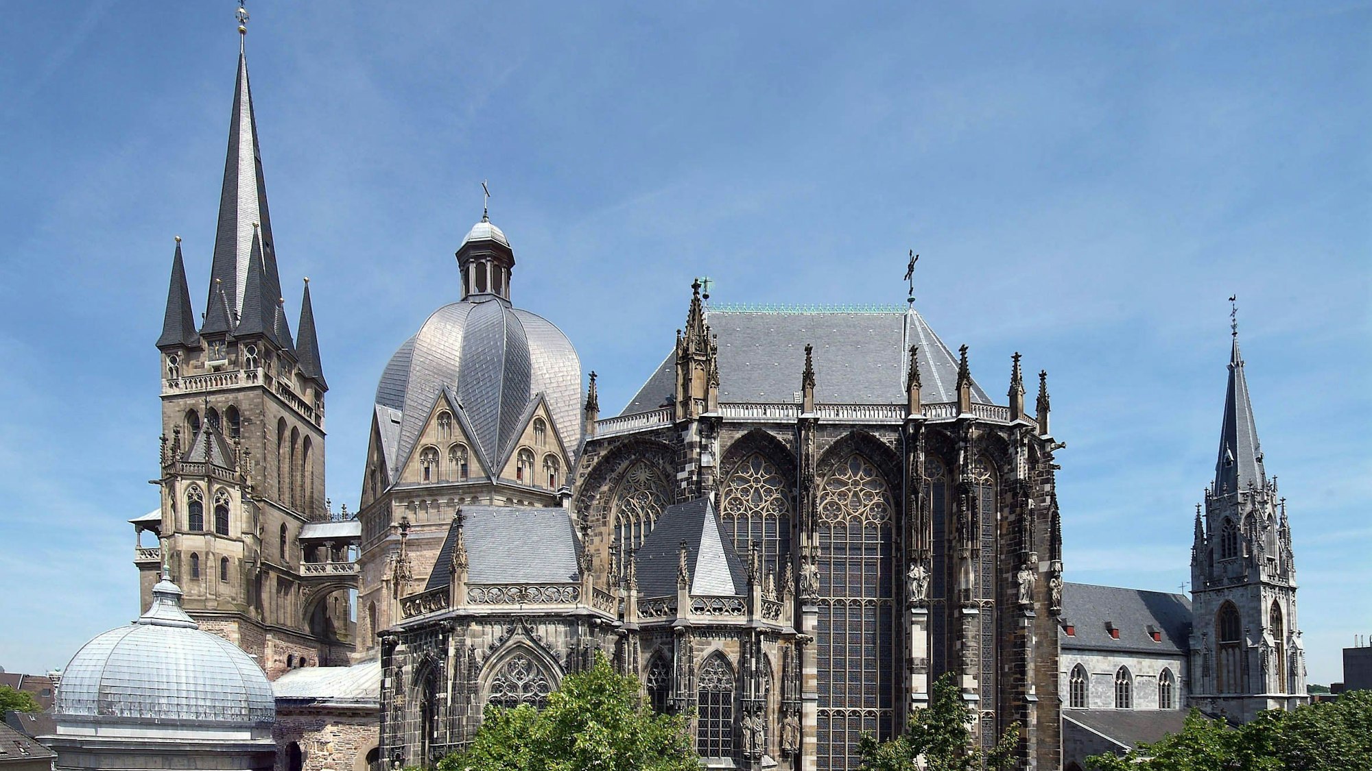 Zu sehen ist der Aachener Dom.