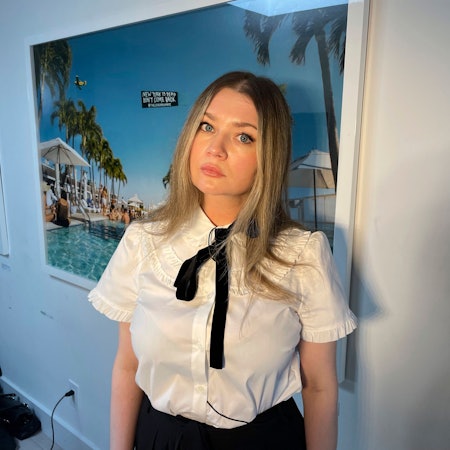 Anna Delvey, auch als Anna Sorokin bekannt, posiert für ein Foto.