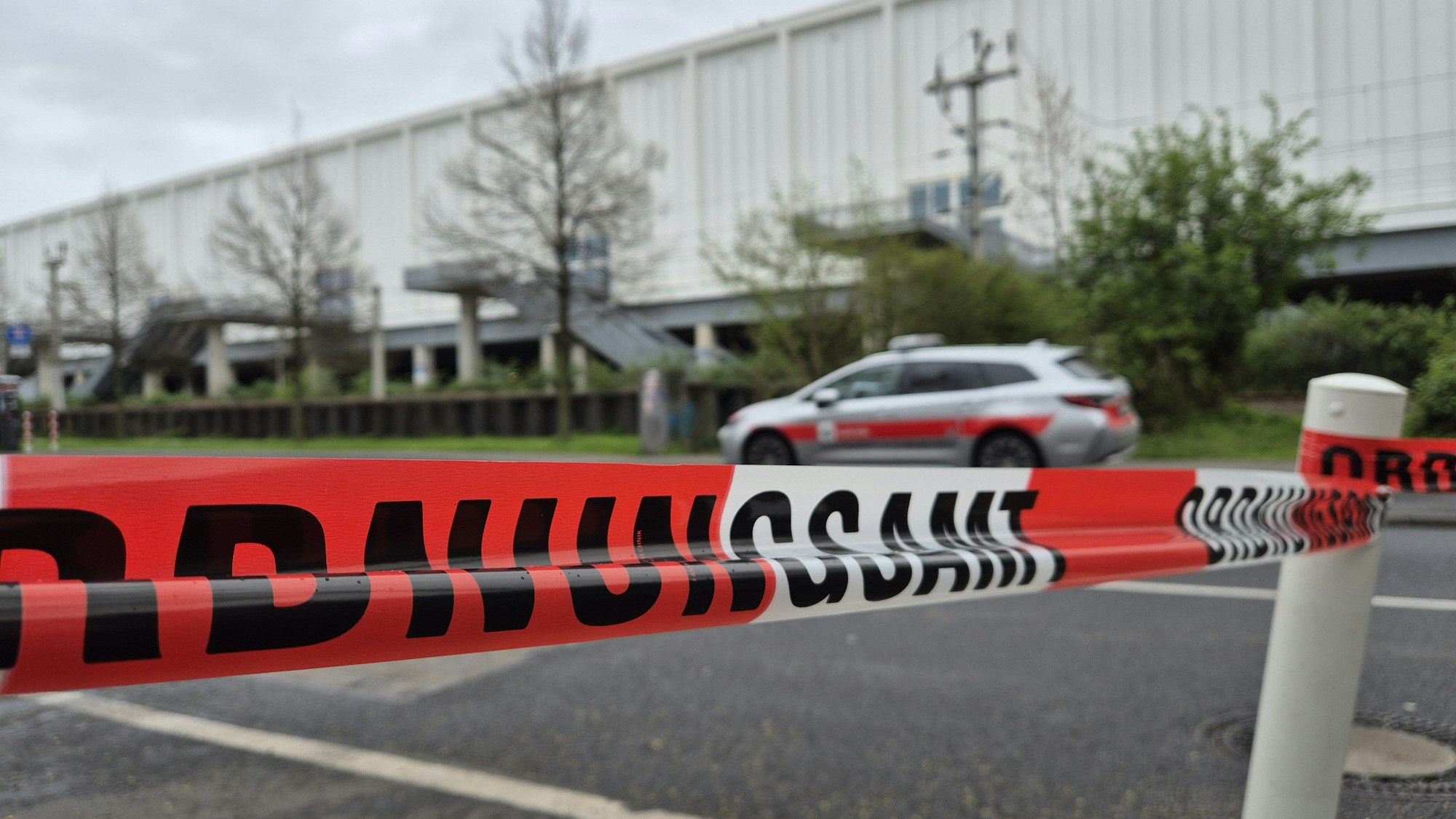 Auf dem Symbolbild ist eine Absperrung eines Ordnungsamtes zu sehen.