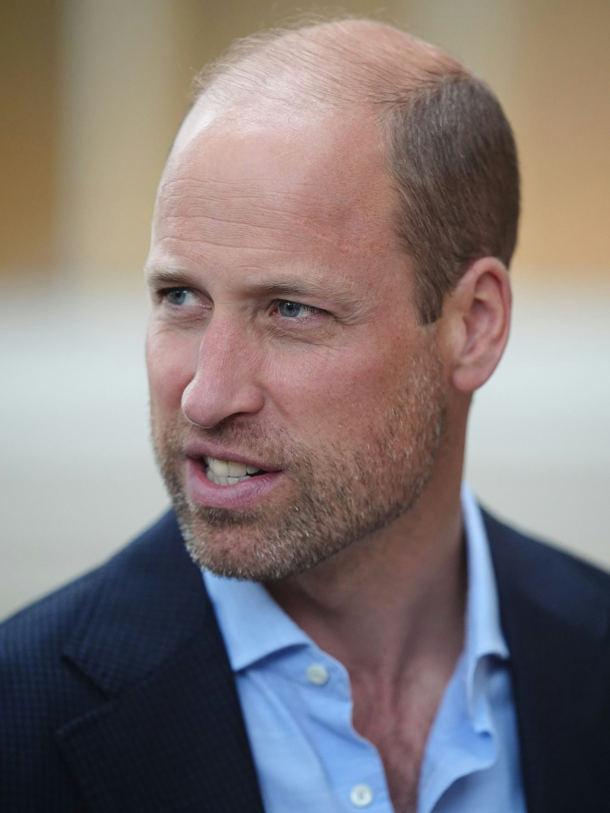 Prinz William besucht die Saatchi Gallery, um sich die Ausstellung „Homelessness: Reframed“ anzusehen.