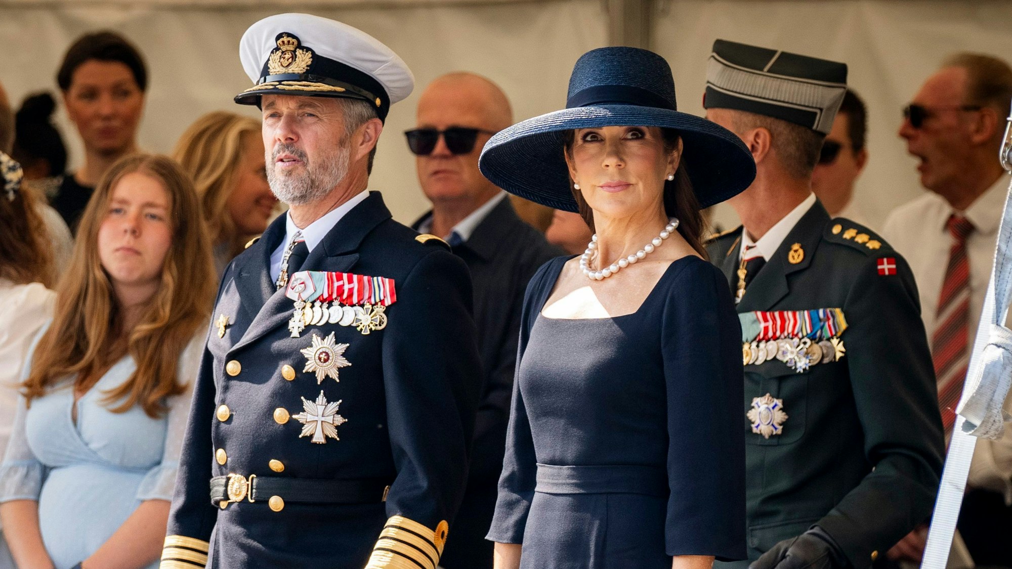 Dänemarks König Frederik X. und Königin Mary nehmen an der Gedenkfeier zum Tag der dänischen Flagge am Kastellet teil.