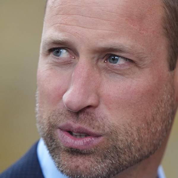 Prinz William besucht die Saatchi Gallery, um sich die Ausstellung „Homelessness: Reframed“ anzusehen.
