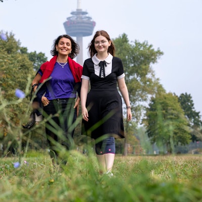 Elene Shubladze und Felicitas Mack organisieren die Frauen-Spaziergänge durch Köln.