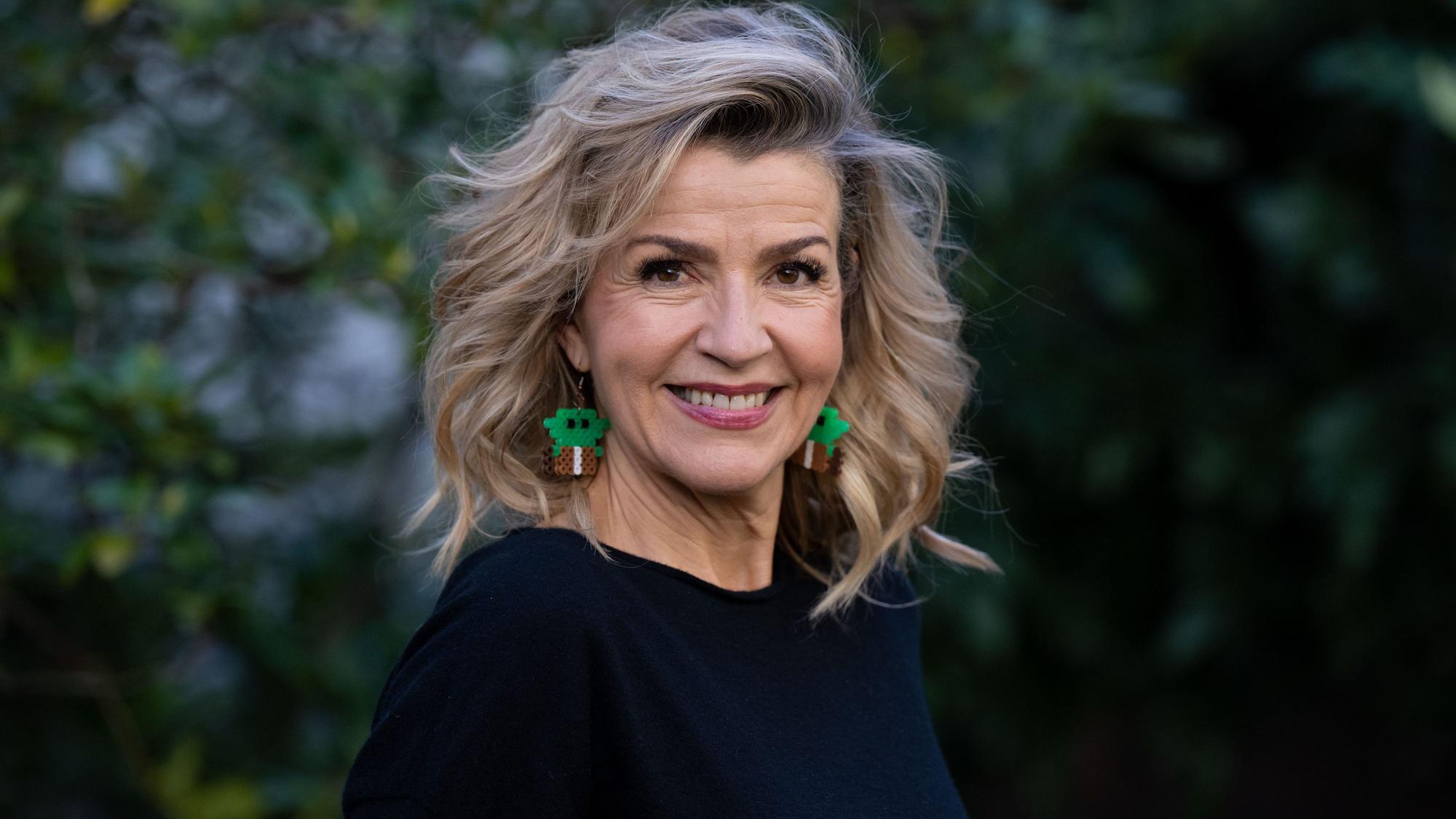 ARCHIV - 16.03.2023, Bayern, München: Die Violinistin Anne-Sophie Mutter aufgenommen bei einem Interview mit der Deutschen Presse-Agentur. Die Violinistin Anne-Sophie Mutter ist absolute Weltklasse. Am 29. Juni 2023 feiert die Münchnerin ihren 60. Geburtstag. (zu dpa "Leidenschaftlich, neugierig feierfreudig - Violinistin Mutter wird 60") Foto: Sven Hoppe/dpa +++ dpa-Bildfunk +++