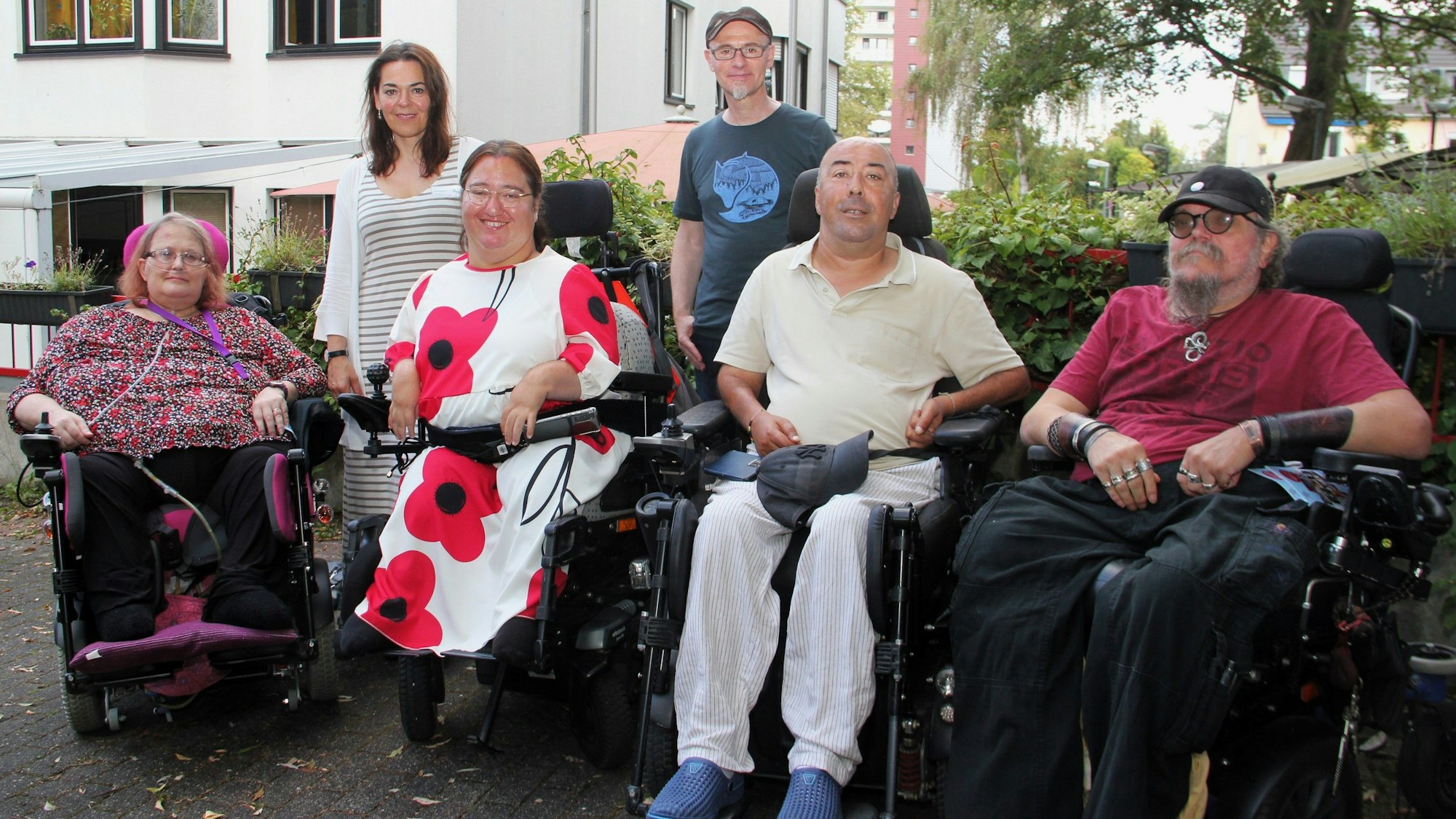 Anja Kreischer, Clarenbachwerk-Mitarbeiterin Irina Rasimus, Gülşen Inan, Michael Krupp, Ali Akbaş und Arnd Kästner (v. l.)