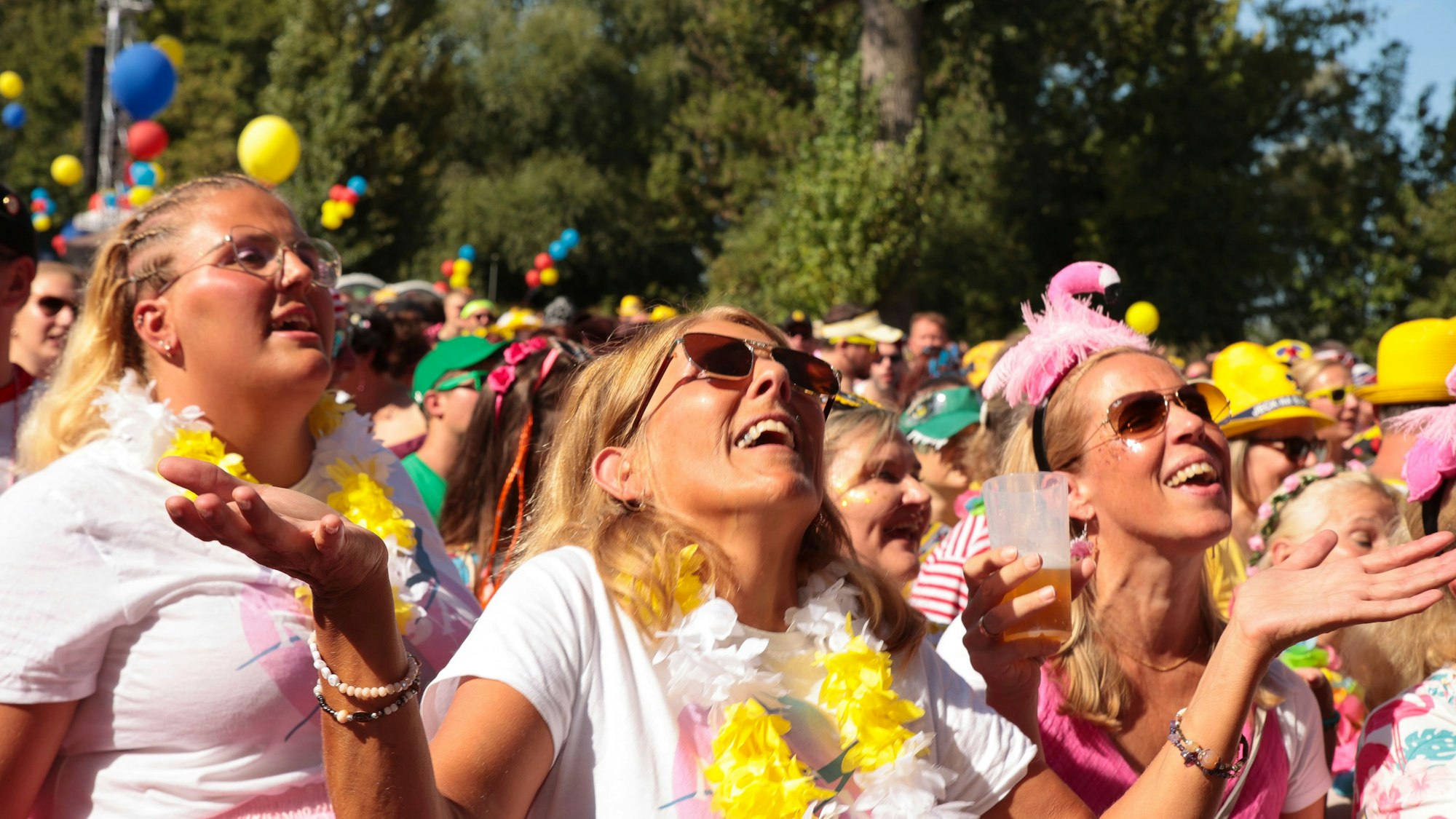 Beste Feierlaune unter den Jeck im Sunnesching.