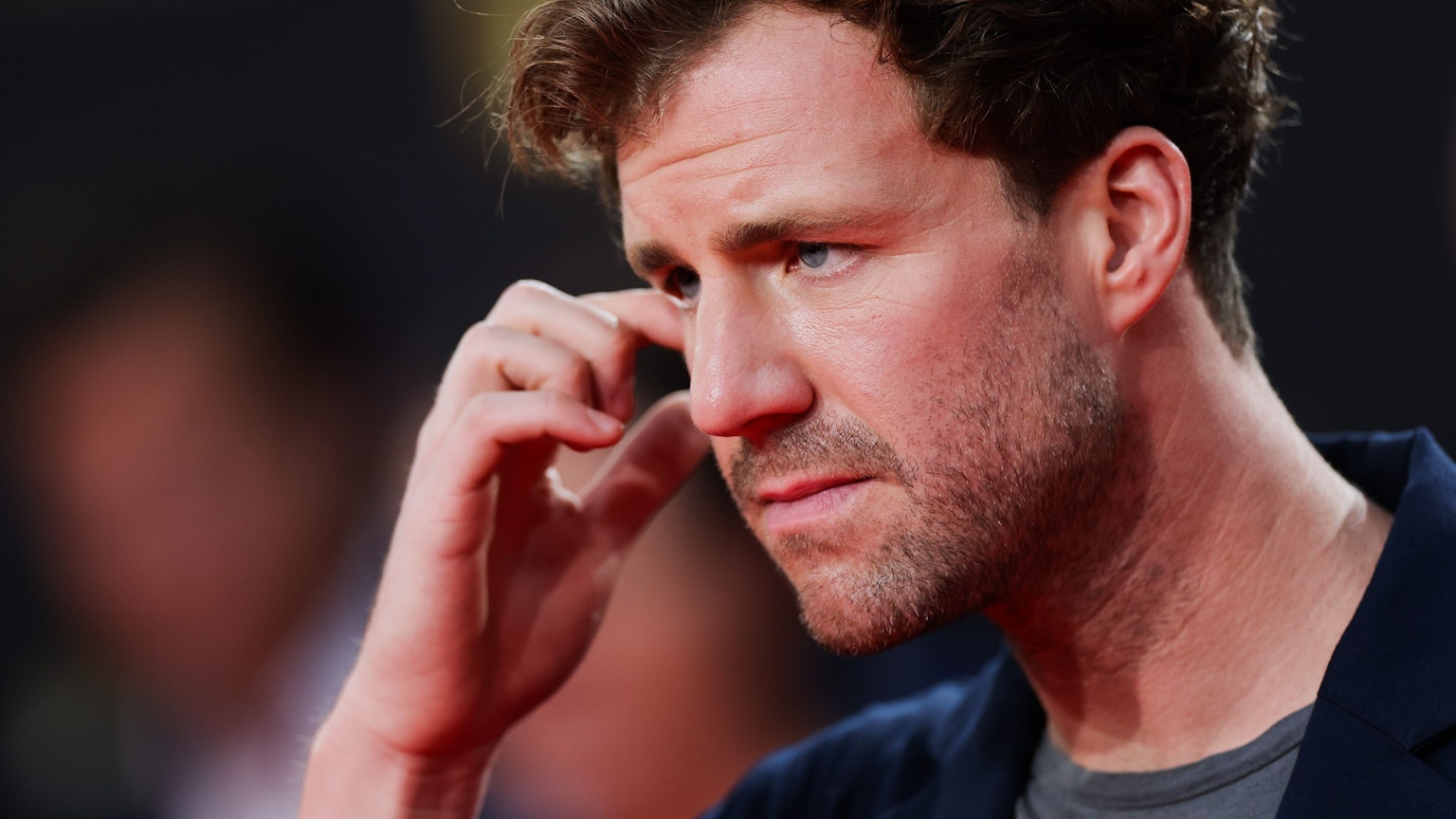 28.09.2023, Nordrhein-Westfalen, Köln: Comedian Luke Mockridge kommt zur Verleihung der Deutschen Fernsehpreise 2023 ins Coloneum.