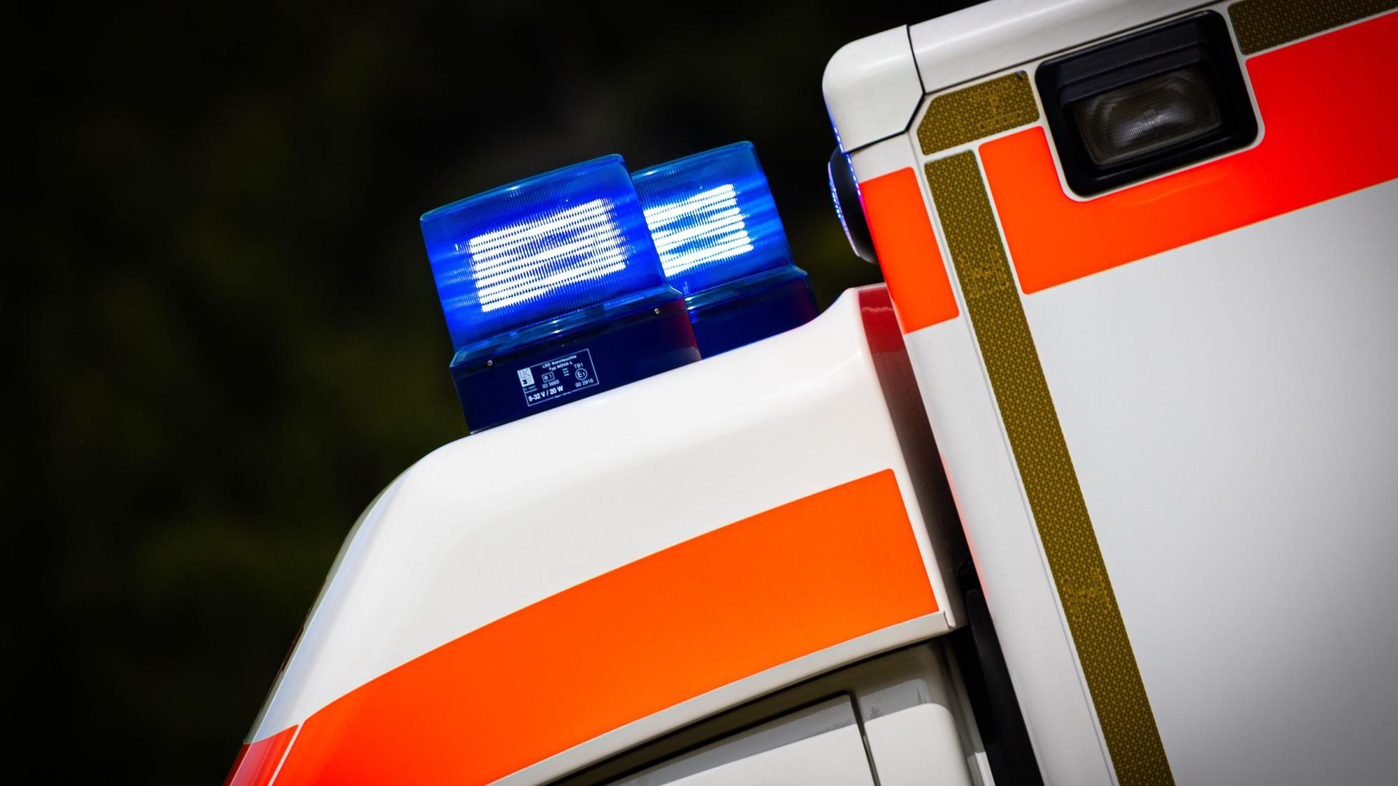 Blaulicht auf einem Rettungswagen