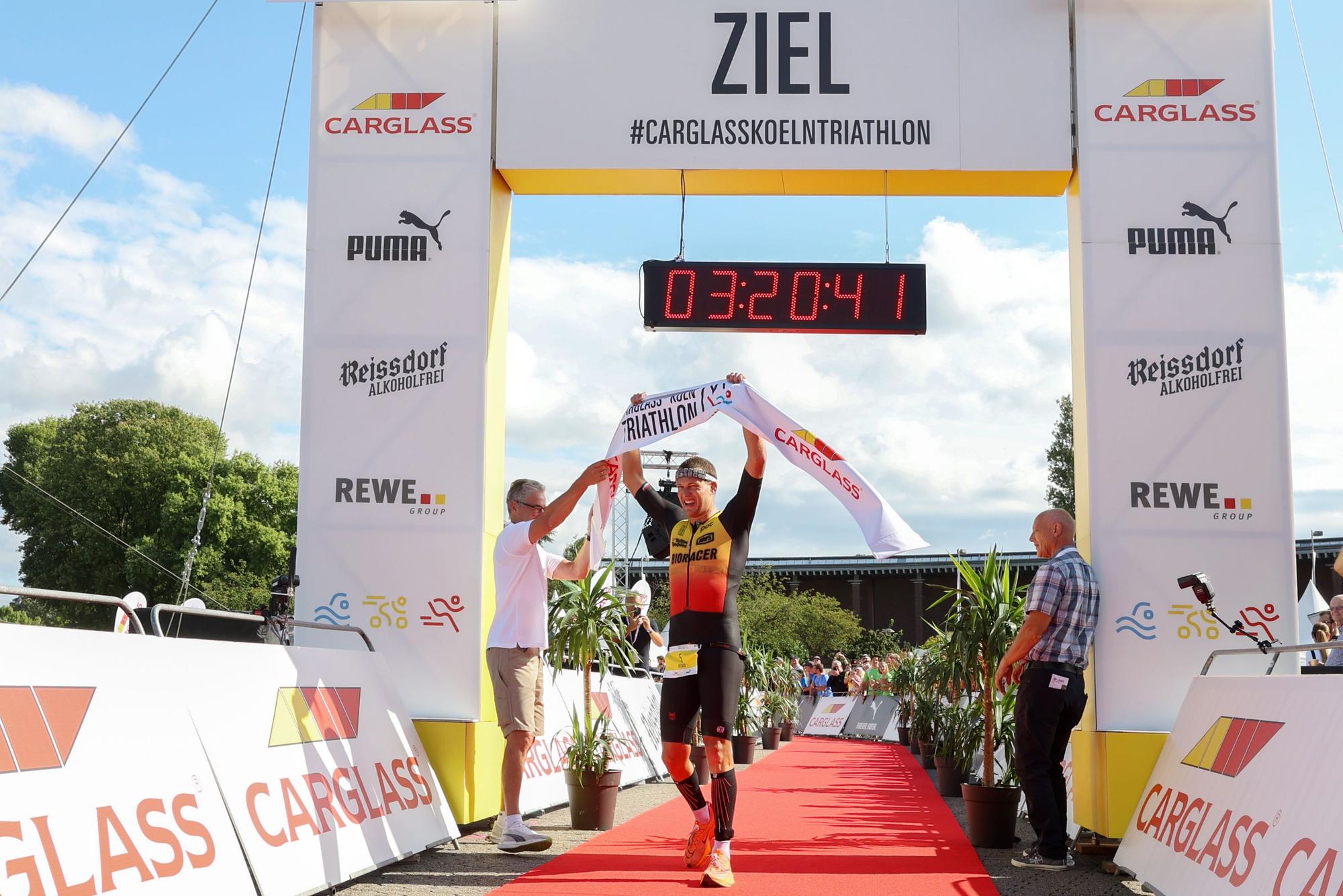 Kölner Triathlon
erster im Ziel
Bence Lehmann, aus Ungarn