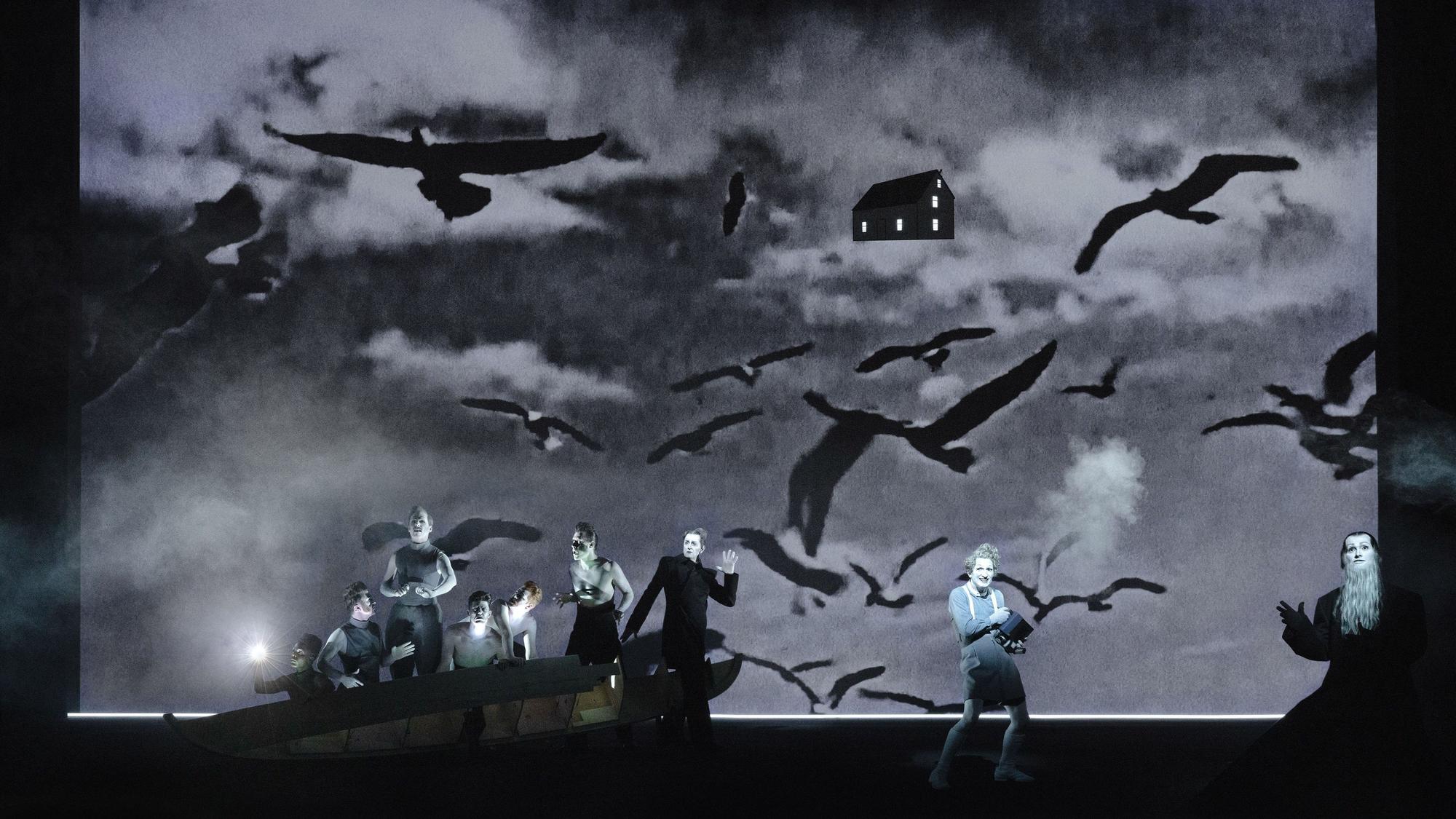 Moby Dick
von Herman Melville
Regie, Bühne, Licht: Robert Wilson — Songs und Lyrics: Anna Calvi
Regie, Bühne und Licht: Robert Wilson
Songs und Lyrics: Anna Calvi
Kostüm: Julia von Leliwa
Co-Regie: Ann-Christin Rommen
Co-Bühnenbild: Serge von Arx
Co-Lichtdesign: Marcello Lumaca
Video: Tomasz Jeziorski
Make-Up-Design: Manu Halligan
Music Supervisor und Arrangements: Chris Wheeler
Musikalische Leitung: Dom Bouffard
Orchester-Arrangements: Chris Wheeler
Sounddesign: Torben Kärst
Dramaturgie: Robert Koall
Dramaturgische Mitarbeit: Eli Troen
Auf dem Bild
Belendjwa Peter, Jonas Friedrich Leonhardi, Michael Fünfschilling, Roman Wieland, Moritz Klaus, Yaroslav Ros, Jürgen Sarkiss, Christopher Nell, Kilian Ponert