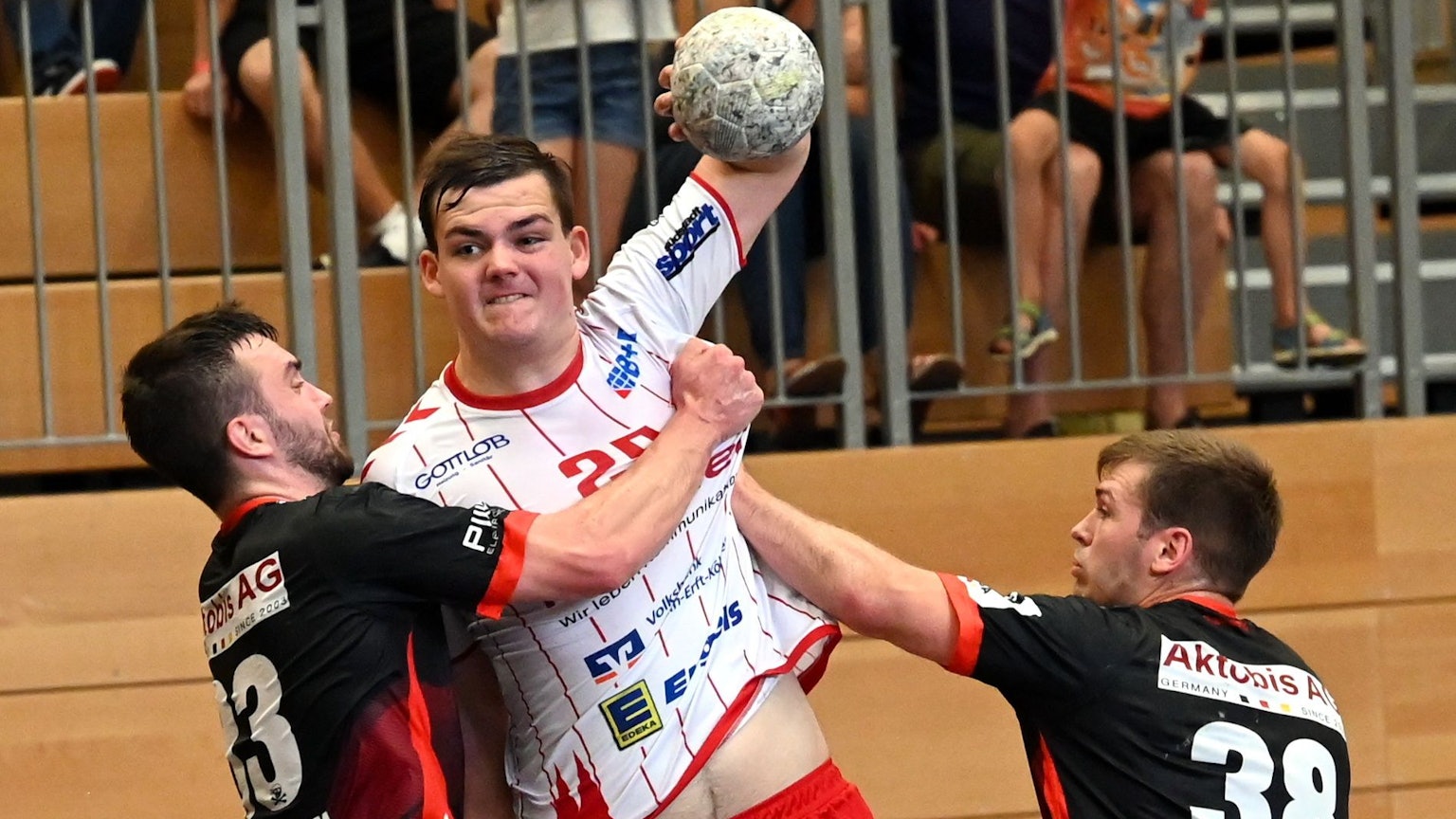 31.08.2024, Handball-Longericher SC Köln - HSG Rodgau
mitte: Lennart Leitz (Longerich)
Foto: Uli Herhaus