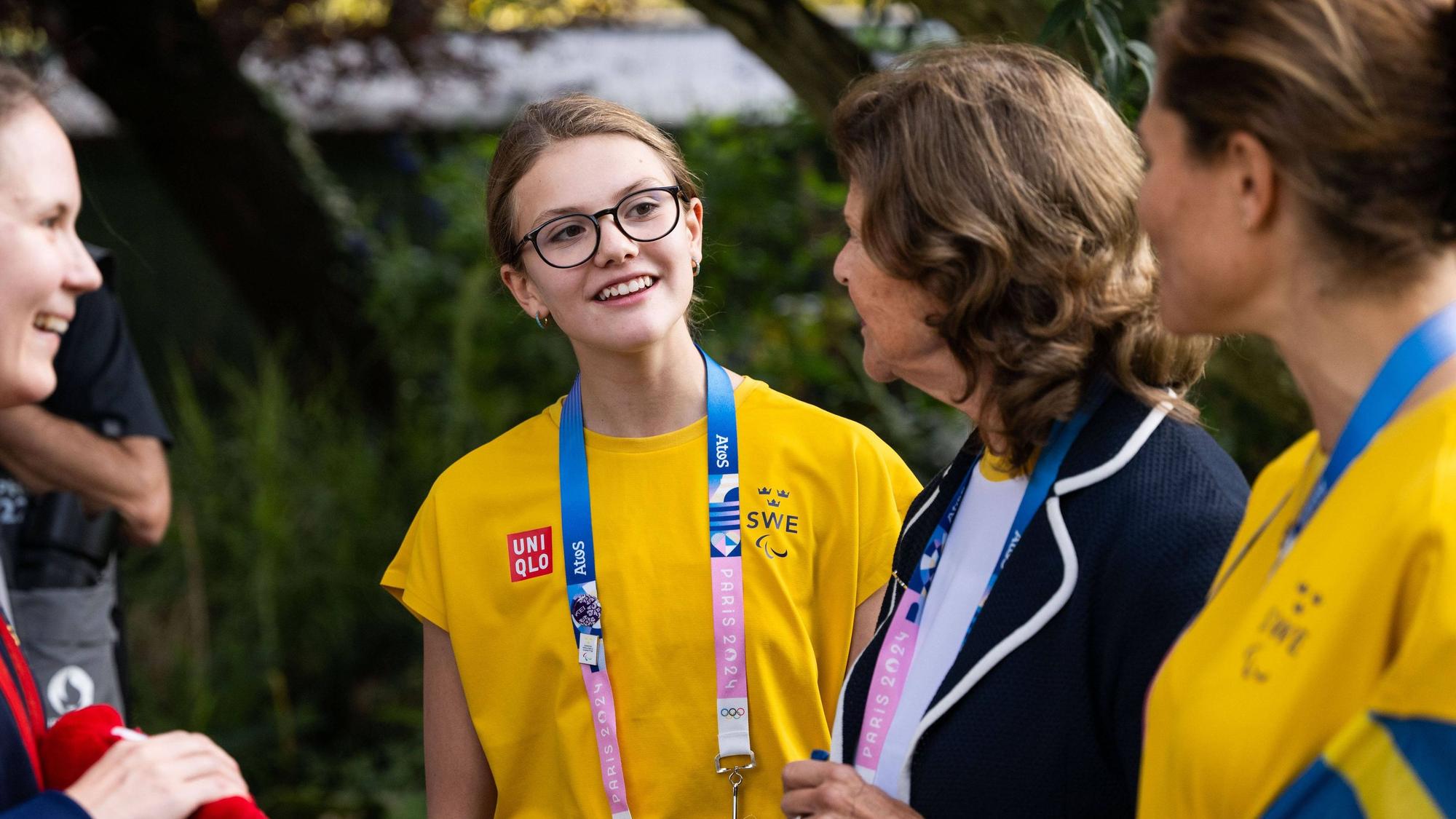 Prinzessin Estelle, Königin Silvia und Kronprinzessin Victoria bei ihrem Auftritt während der Paralympics 2024 in Paris.