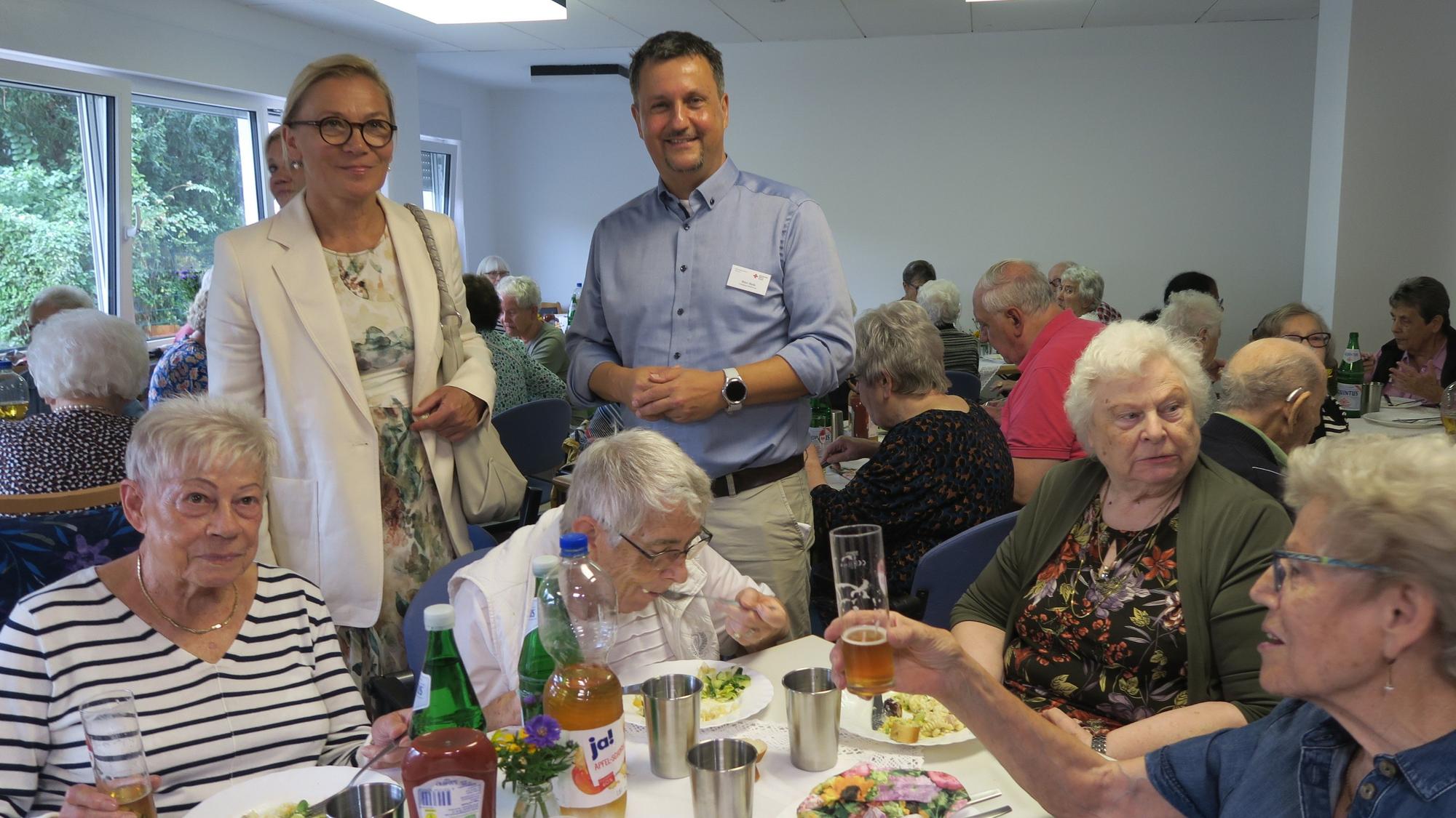 Kathrin Möller und Marc Ruda stellten sich den Seniorinnen und Senioren vor.