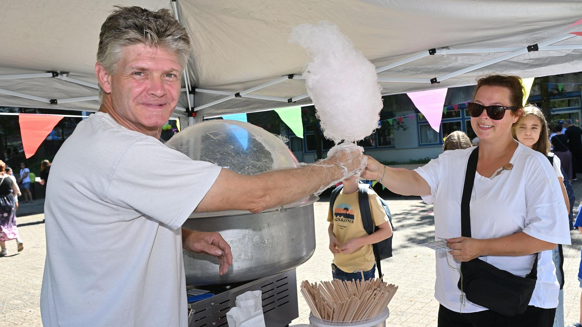 50 Jahre Realschule Herkenrath: Da standen auf dem Stundenplan Spiel, Spaß und Zuckerwatte.
