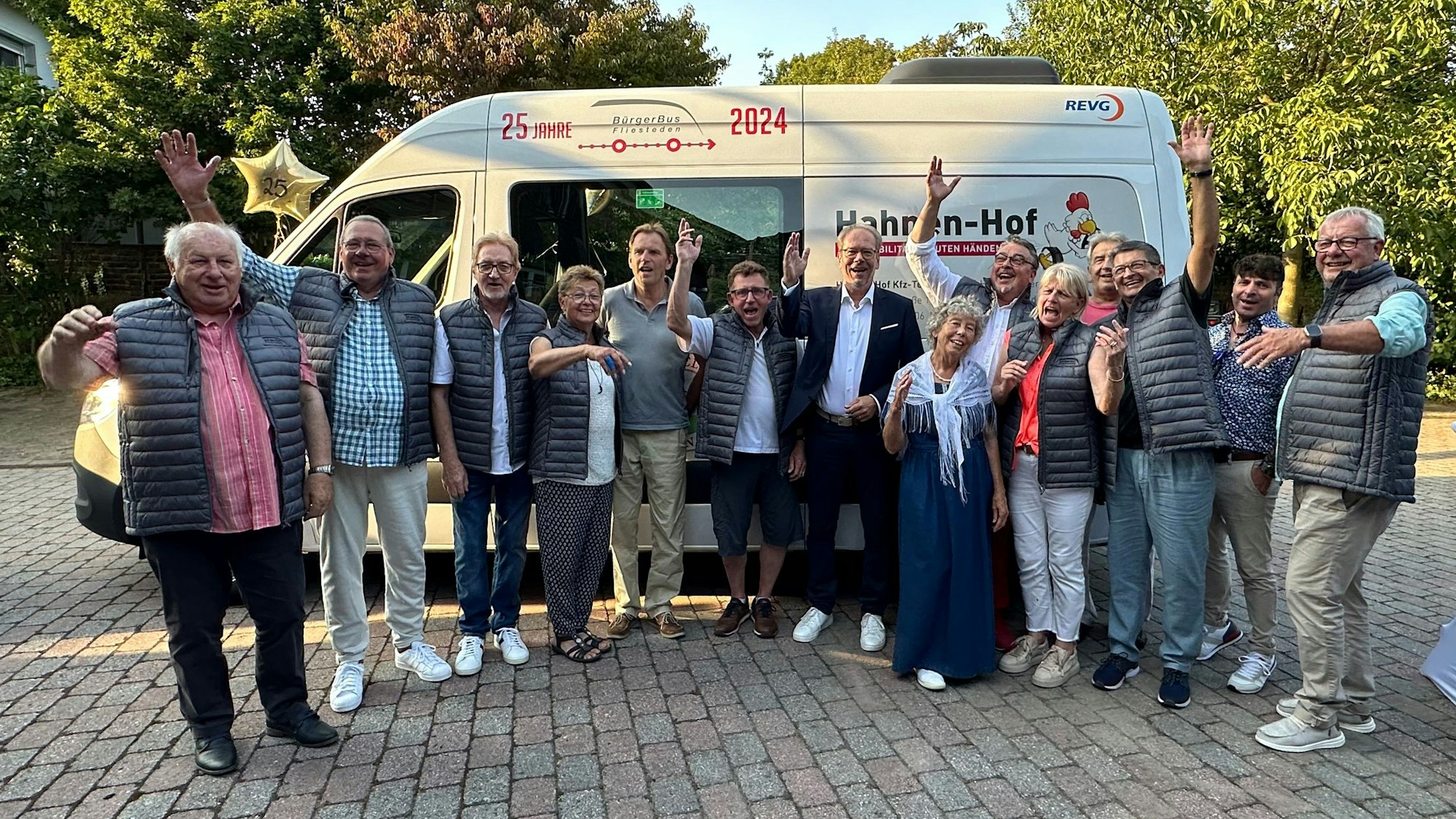 Das Bürgerbusteam feiert sein 25-jähriges Bestehen.