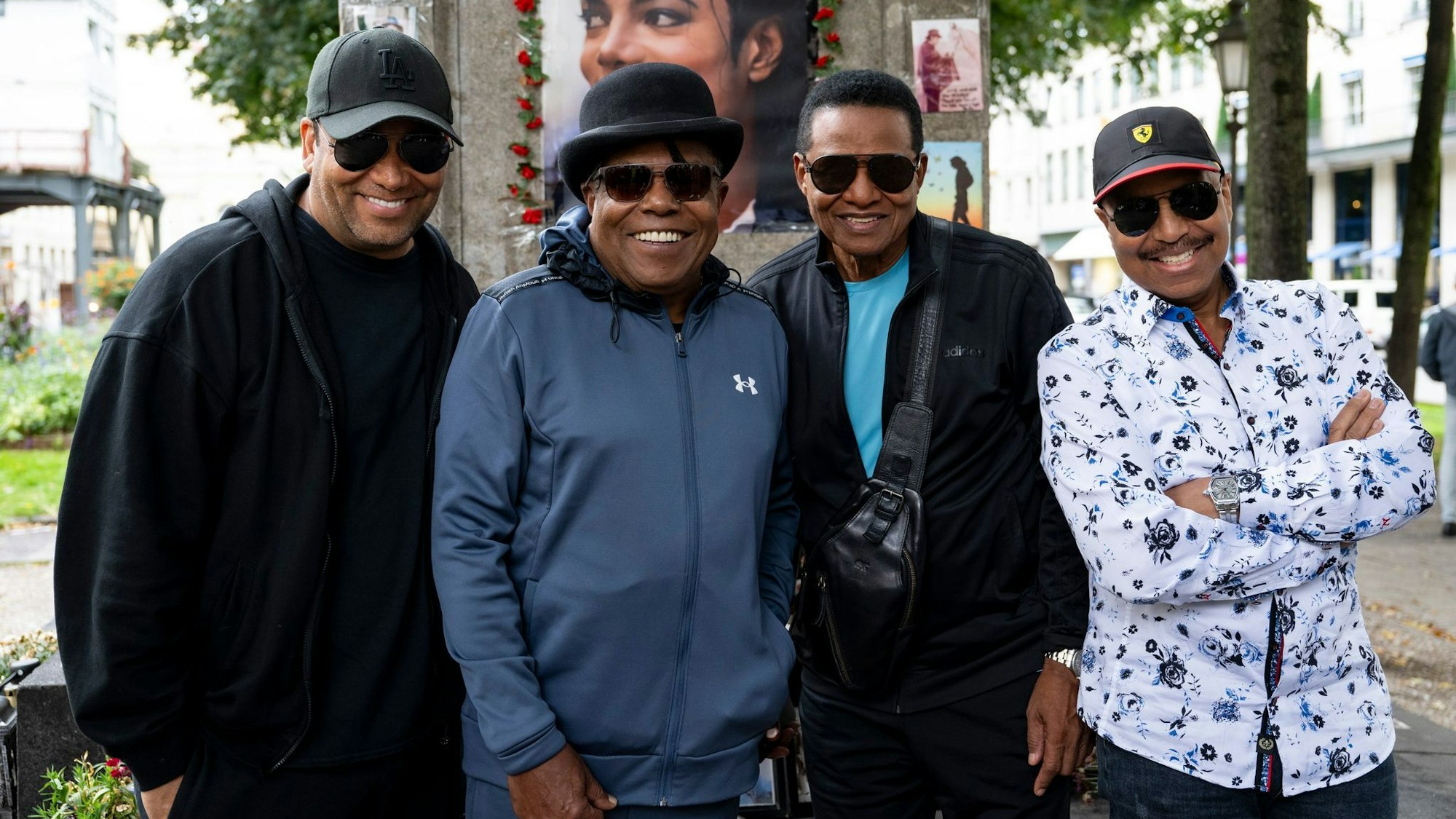 Tito, Jackie und Marlon Jackson mit Titos Sohn Taryll