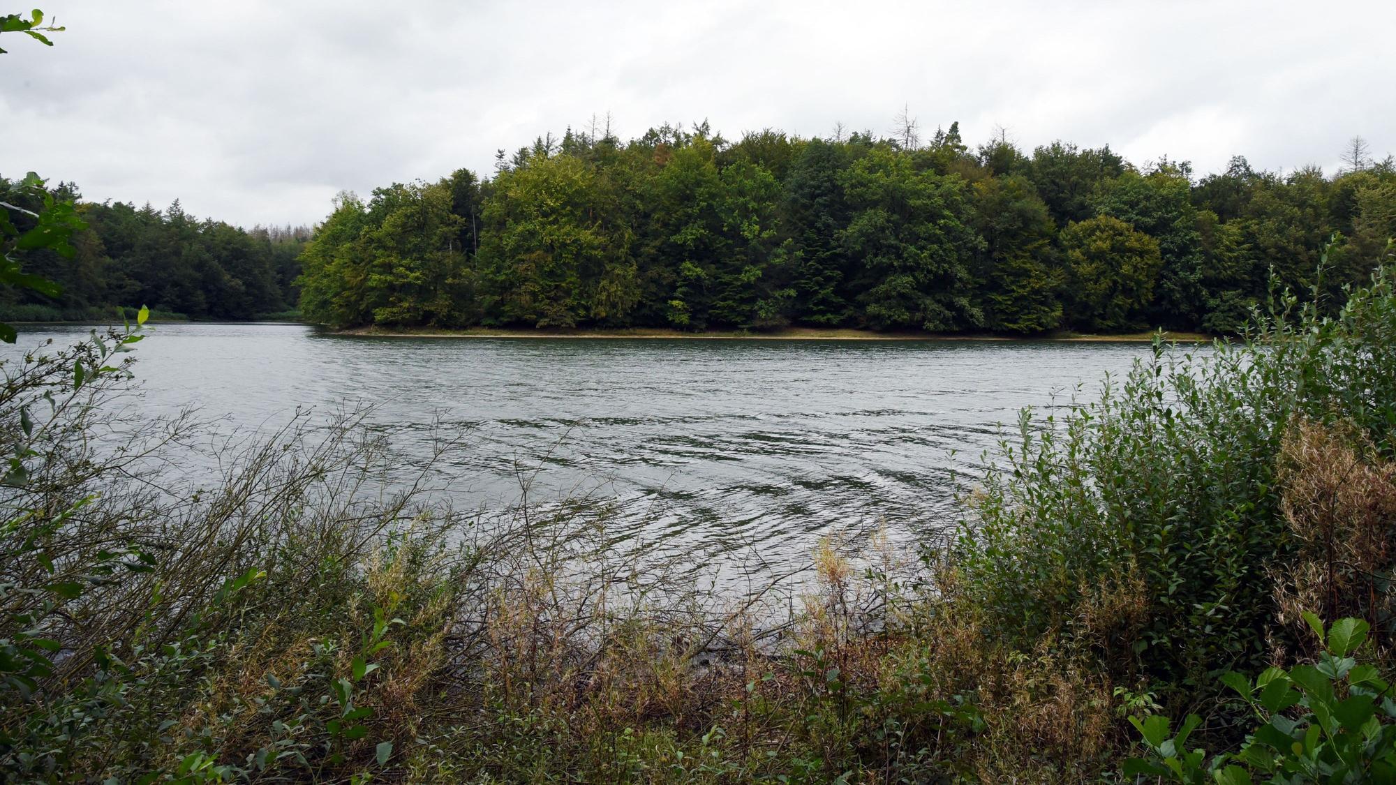 Das Foto zeigt die Neyetalsperre.
