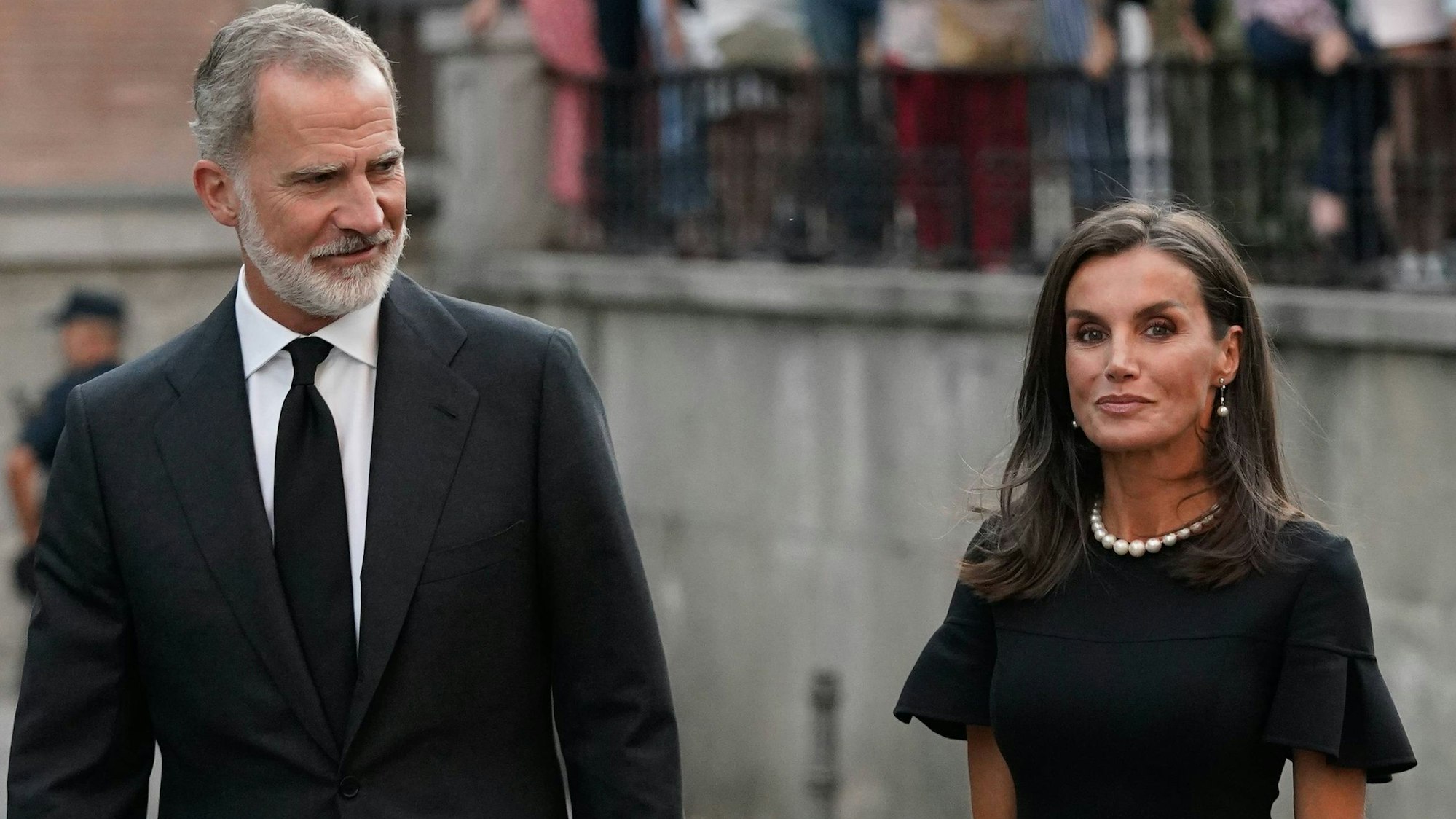 König Felipe VI. und Königin Letizia während der Beerdigung von Juan Gomez Acebo in Madrid am Sonntag, 8. September 2024.