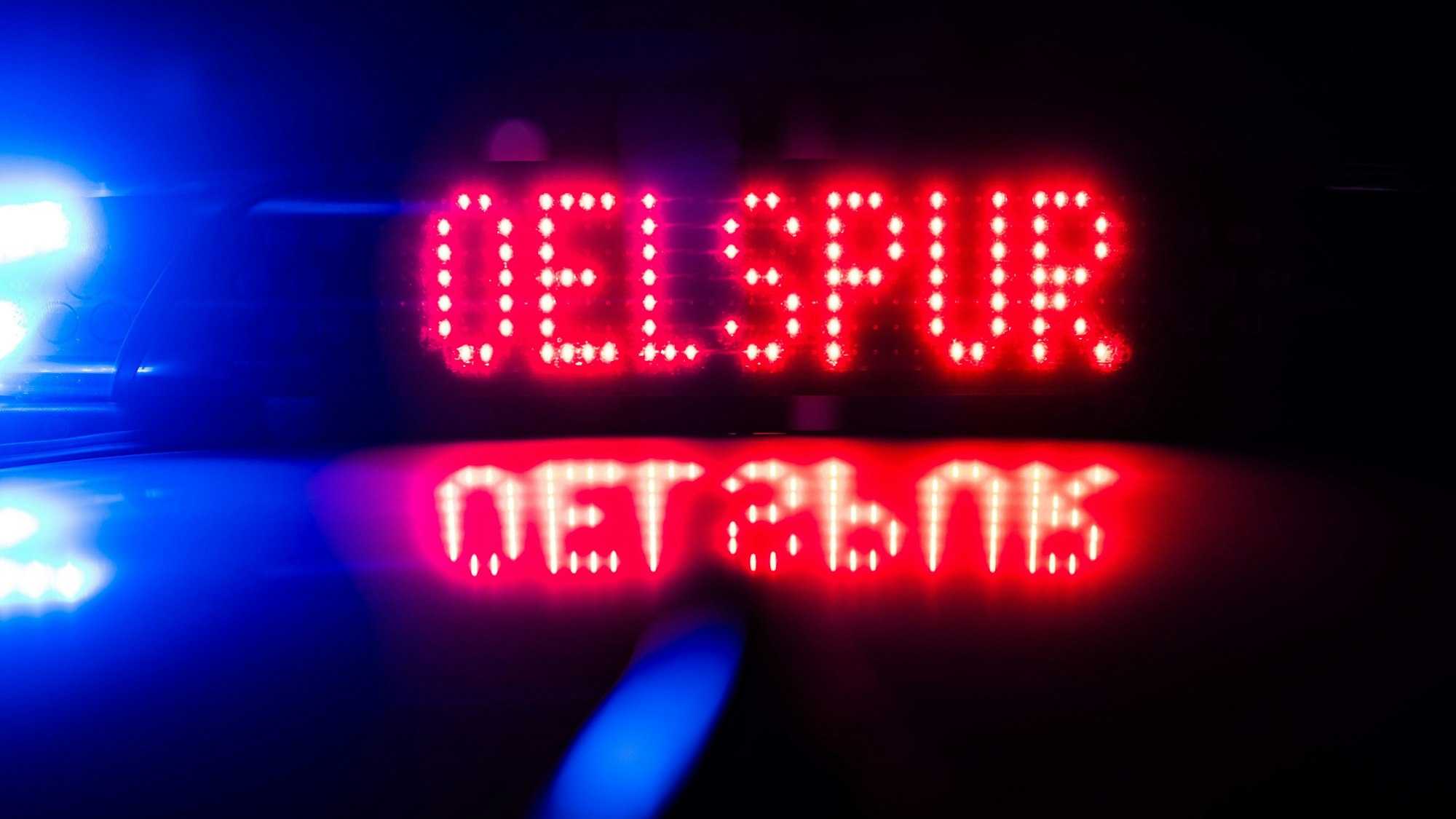 Die Autobahn 59 in Fahrtrichtung Leverkusen ist zwischen Langenfeld-Garath und -Richrath wegen einer Ölspur gesperrt.