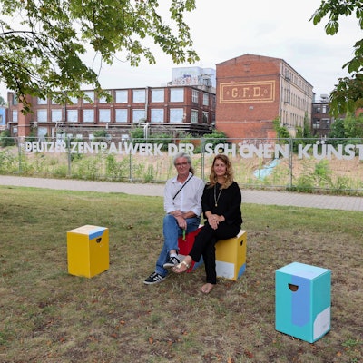 22.07.2022
Köln:
"Raum13" stellt die Pläne für das Otto-und-Langen-Quartier vor, unterstützt von der Bundesstiftung Baukultur.
Marc Leßle und Anja Kolacek vom 
raum13, Deutzer Zentralwerk der Schönen Künste
Foto:Martina Goyert