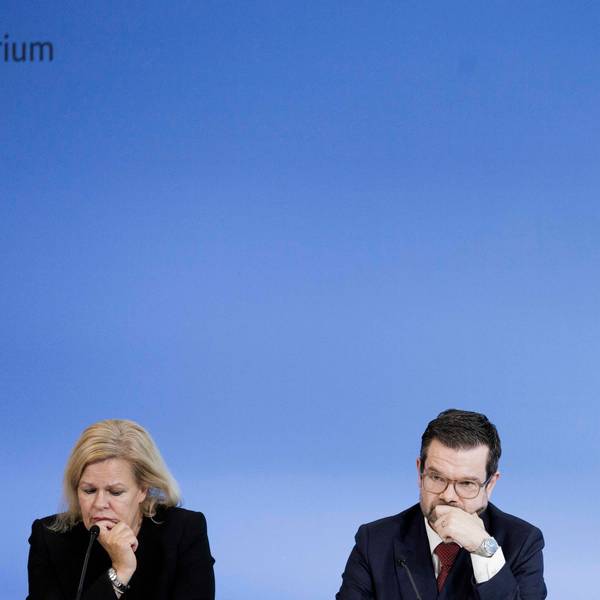 Nancy Faeser, Marco Buschmann und Annalena Baerbock bei einer Pressekonferenz über die Fortsetzung der Gespräche zur Migrationspolitik.