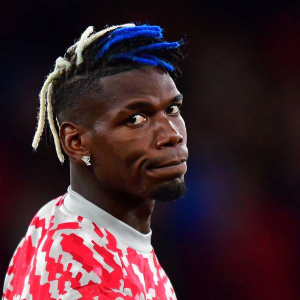 Paul Pogba wärmt sich vor einem Spiel auf.