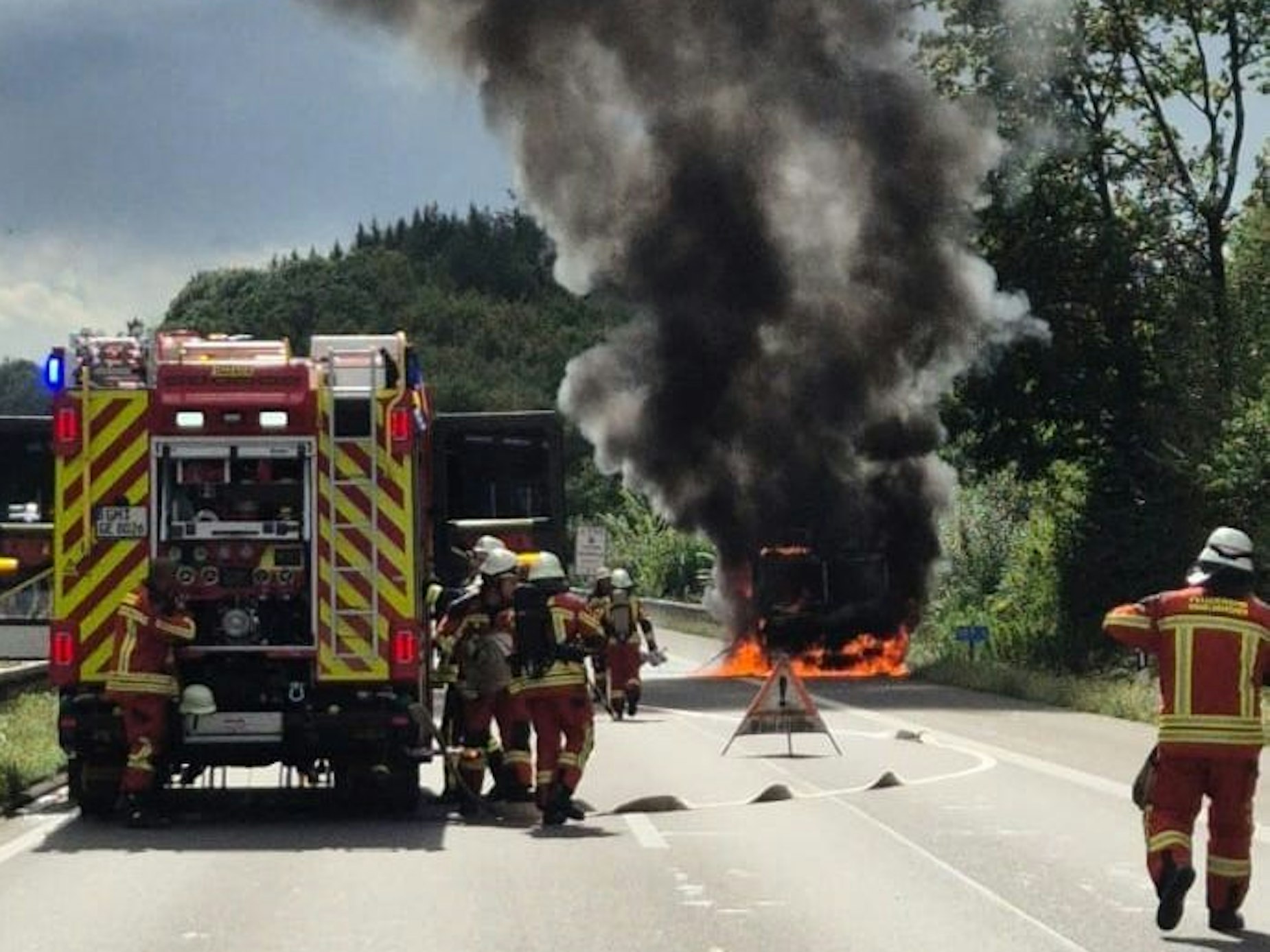Der brennende Wagen.