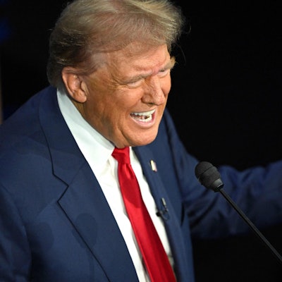 Donald Trump beim TV-Duell mit Kamala Harris. Auch das Auswärtige Amt reagierte auf die Debatte in den USA.