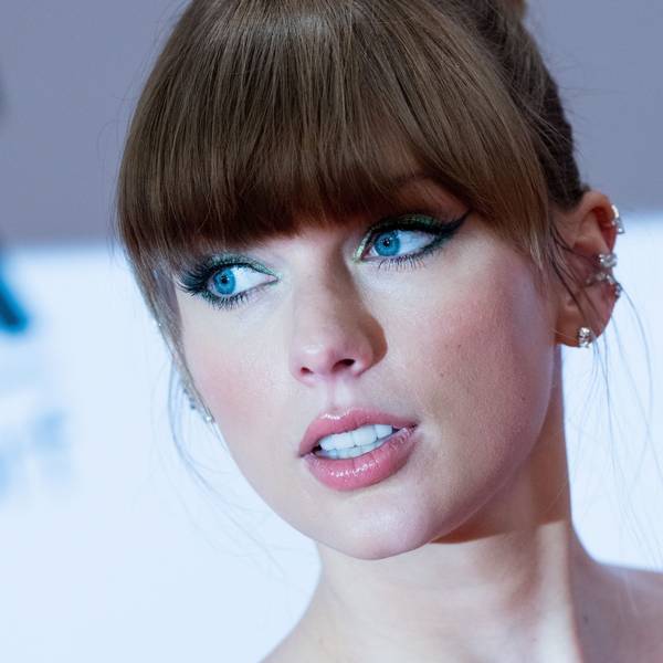 13.11.2022, Nordrhein-Westfalen, Düsseldorf: Taylor Swift bei der Verleihung der MTV Europe Music Awards.