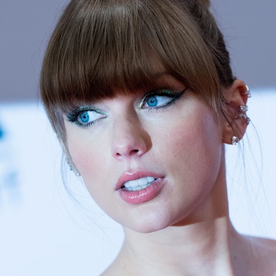 13.11.2022, Nordrhein-Westfalen, Düsseldorf: Taylor Swift bei der Verleihung der MTV Europe Music Awards.