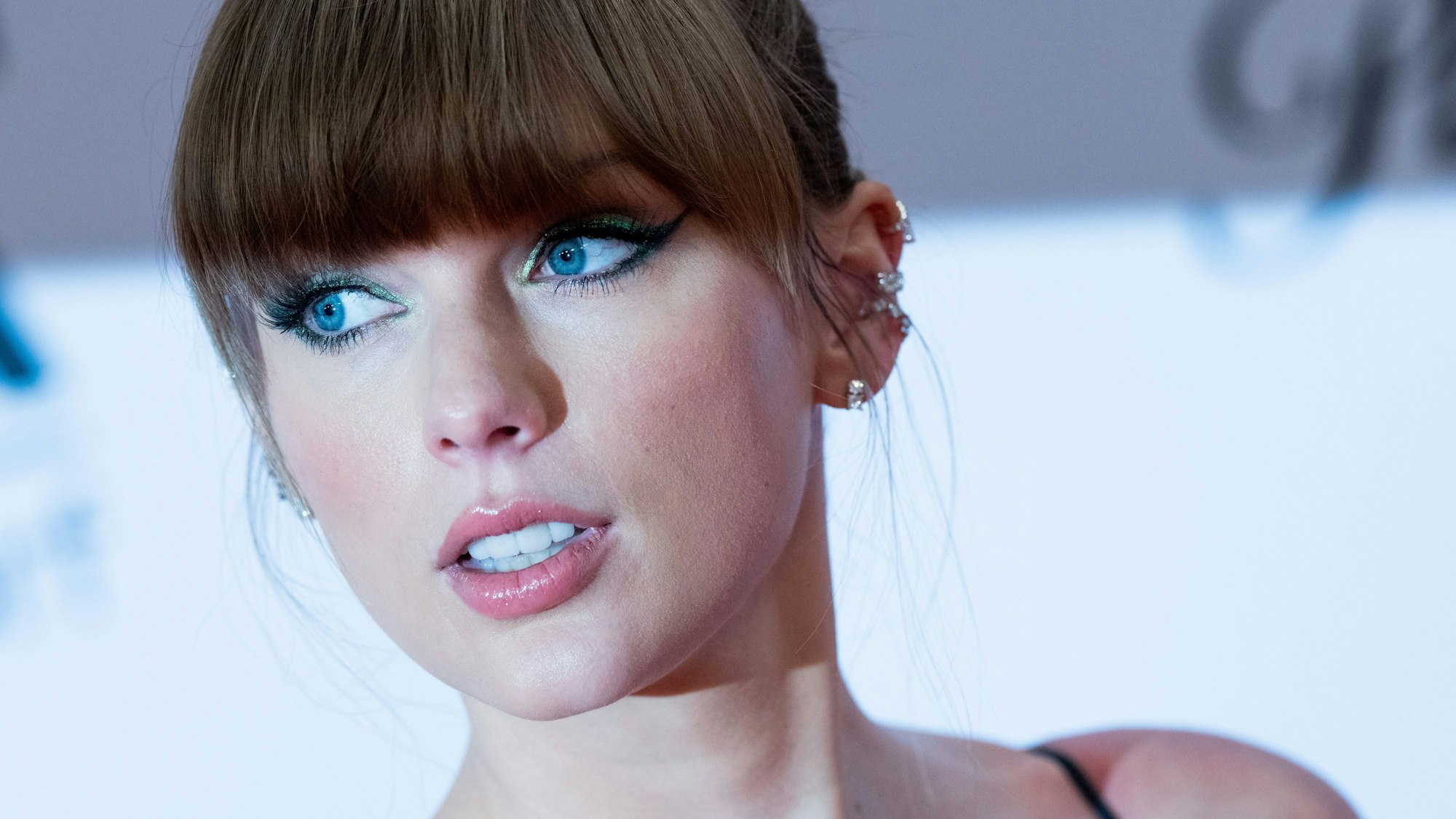 13.11.2022, Nordrhein-Westfalen, Düsseldorf: Taylor Swift bei der Verleihung der MTV Europe Music Awards.