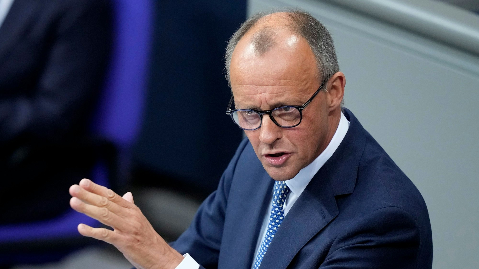 Friedrich Merz will weitere Gespräche mit der Ampel beim Thema Migration auf den Bundestag beschränken.