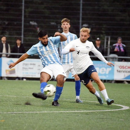 Szene aus dem Pokalspiel zwischen der Spielvereinigung Dümmlinghausen-Bernberg und dem TV Hoffnungsthal auf dem Sportplatz in Bernberg.
