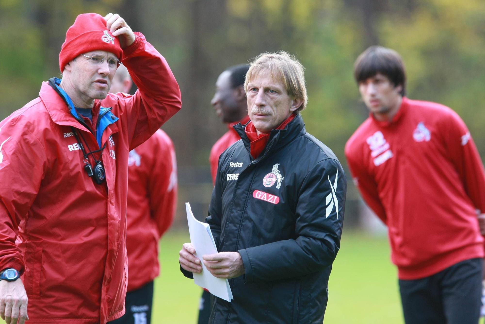 Bildnummer: 12221048 Datum: 11.11.2008 Copyright: imago/Herbert Bucco
1.FC Köln 1.Fußball Bundesliga Training Roland Koch, Christoph Daum 11.11.2008 Foto: Herbert Bucco ; Fussball GER 2009 xns x0x 2008 quer
Image number 12221048 date 11 11 2008 Copyright imago Herbert Bucco 1 FC Cologne 1 Football Bundesliga Training Roland Cook Christoph Daum 11 11 2008 Photo Herbert Bucco Football ger 2009 xns x0x 2008 horizontal