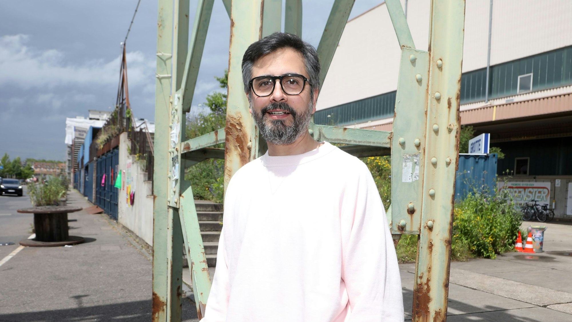 21.06.2024, Köln: Der Regisseur Rafael Sanchez wird 2024/25 für eine Spielzeit die Intendanz des Schauspiel Köln übernehmen. Foto: Arton Krasniqi