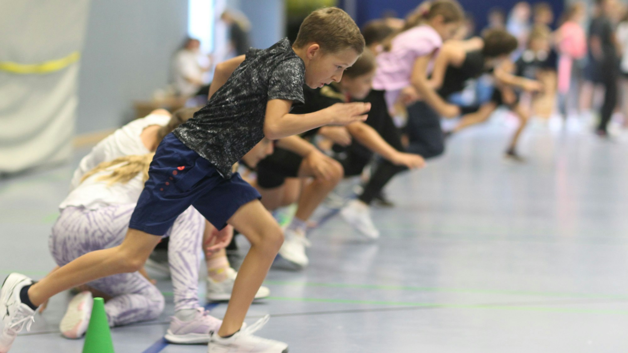 Die Reaktionsfähigkeit wird unter anderem bei den Schülern getestet.