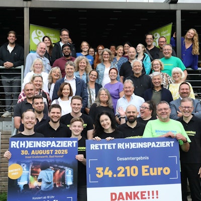 Unterstützer und Vertreter des Stadtjugendrings freuten sich, dass es weiter geht.