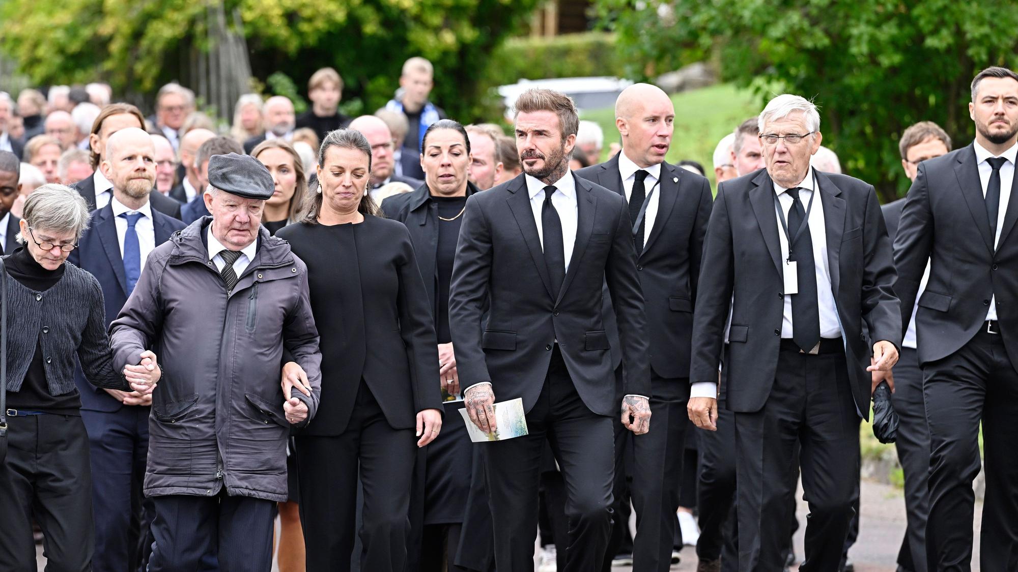 Unter den rund 600 Gästen in der Kirche waren Erikssons Familie, Beckham und der frühere englische Nationalcoach Roy Hodgson.