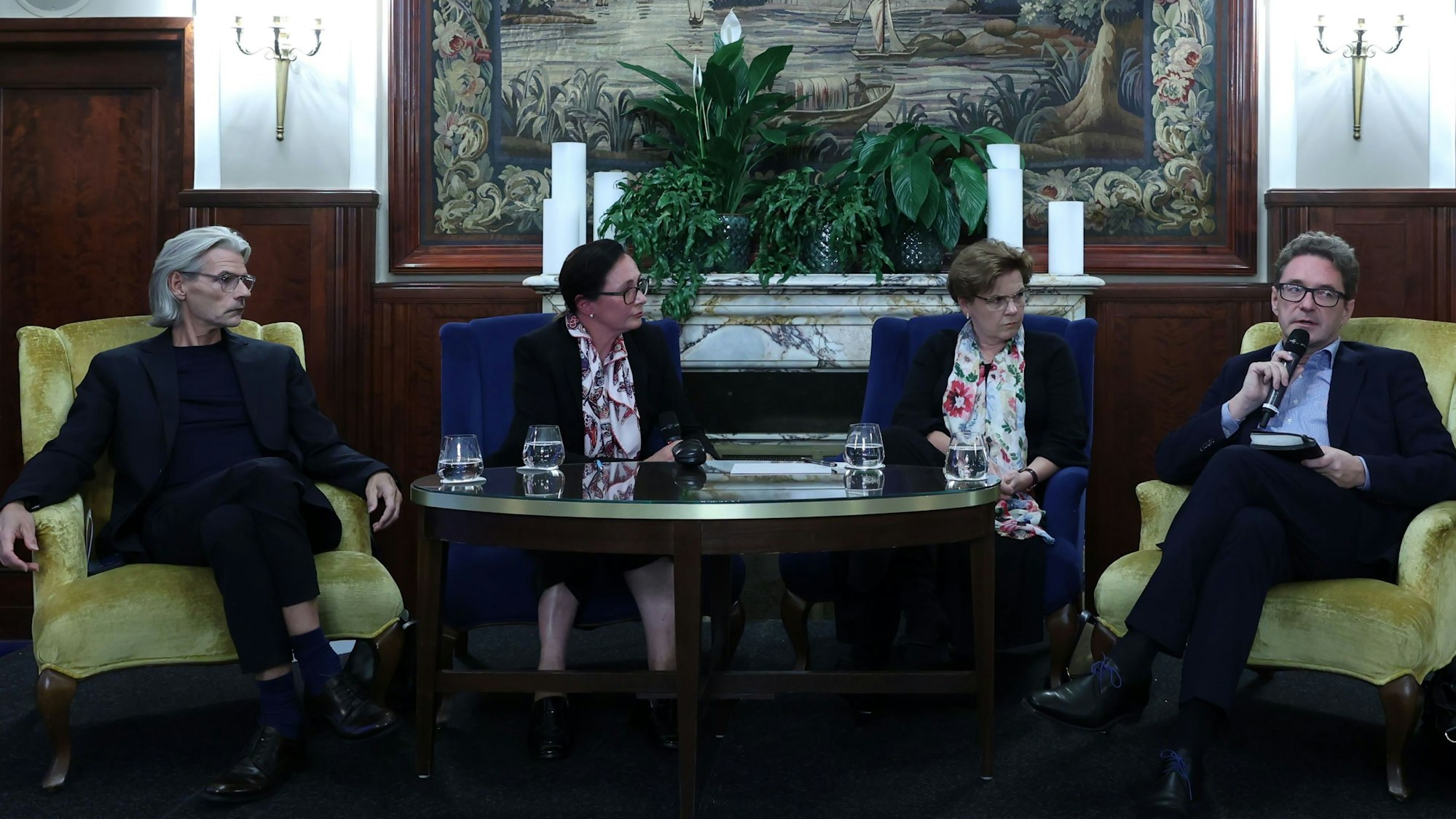 Beim Gespräch waren mit Annette Imhoff und Matthias Hamann auch zwei Museumsleiter dabei.