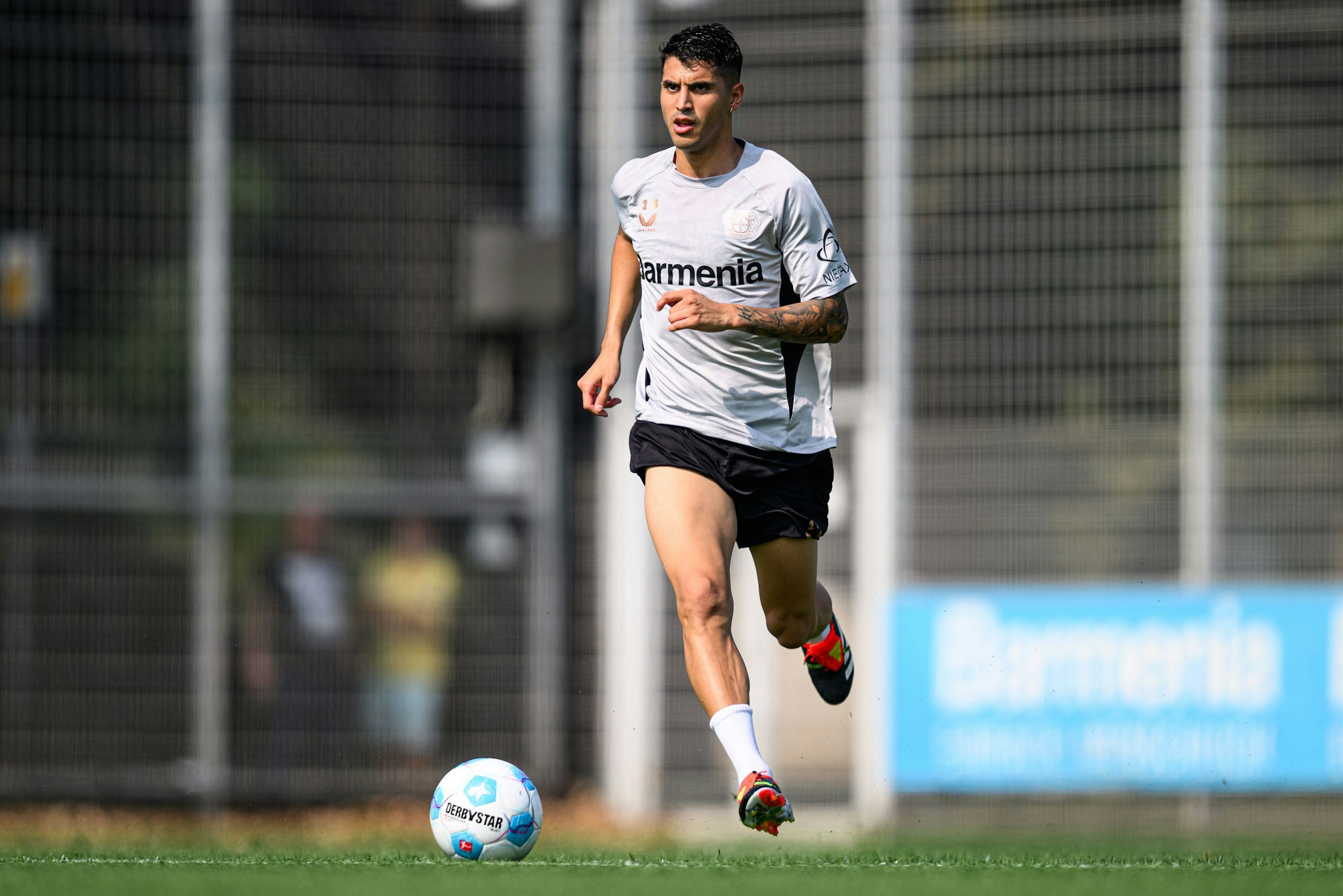 Zurück im Training nach Knie-OP: Exequiel Palacios