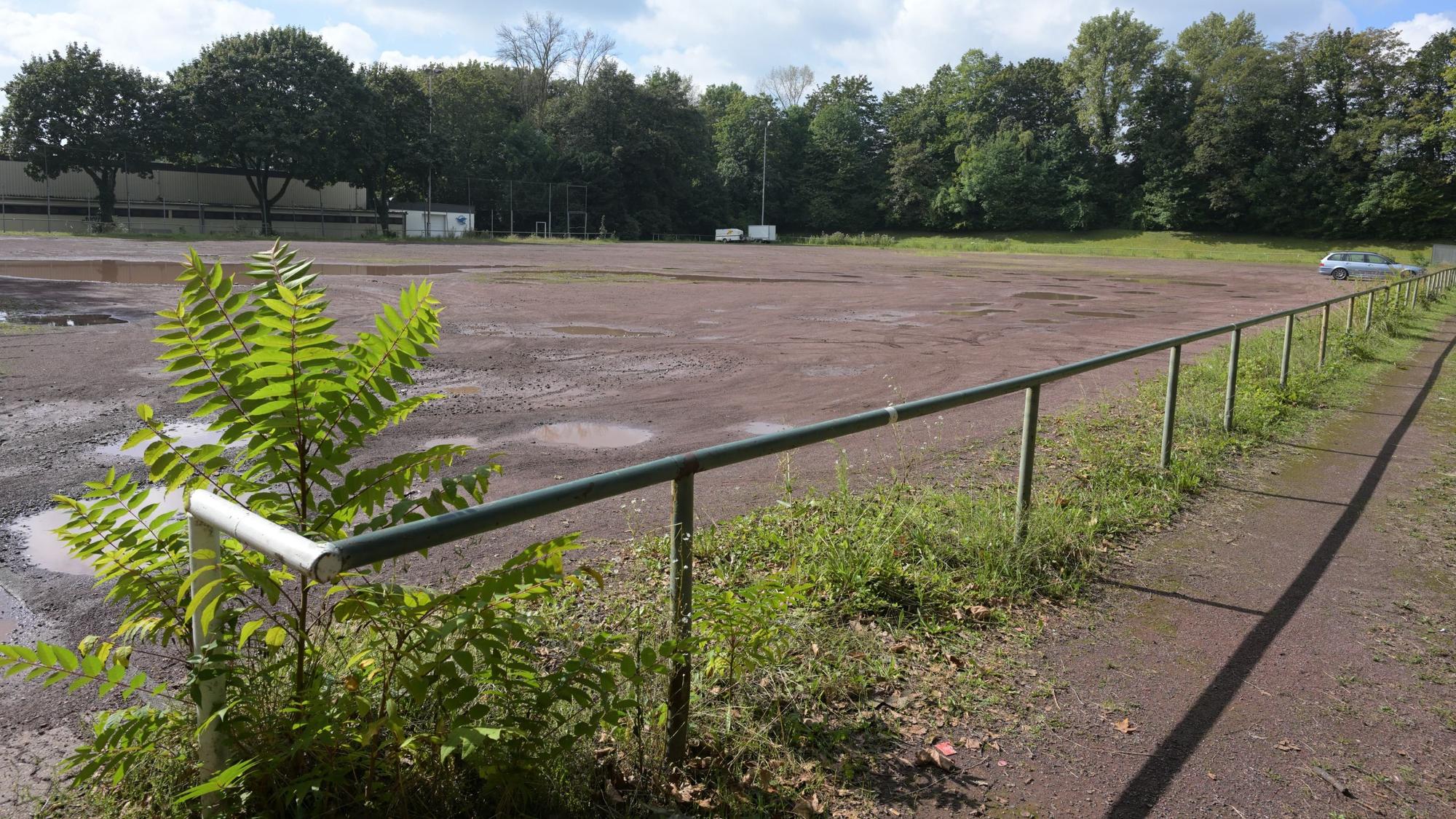 Der Sportplatz an der Paffrather Straße, in der Nähe des Stadions.