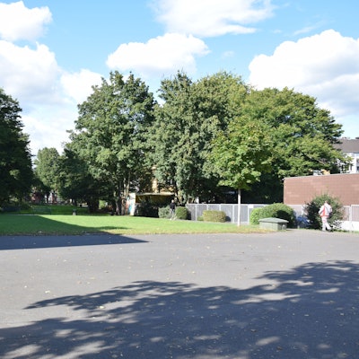 Zu sehen ist die Fläche des Holweider Marktplatzes.