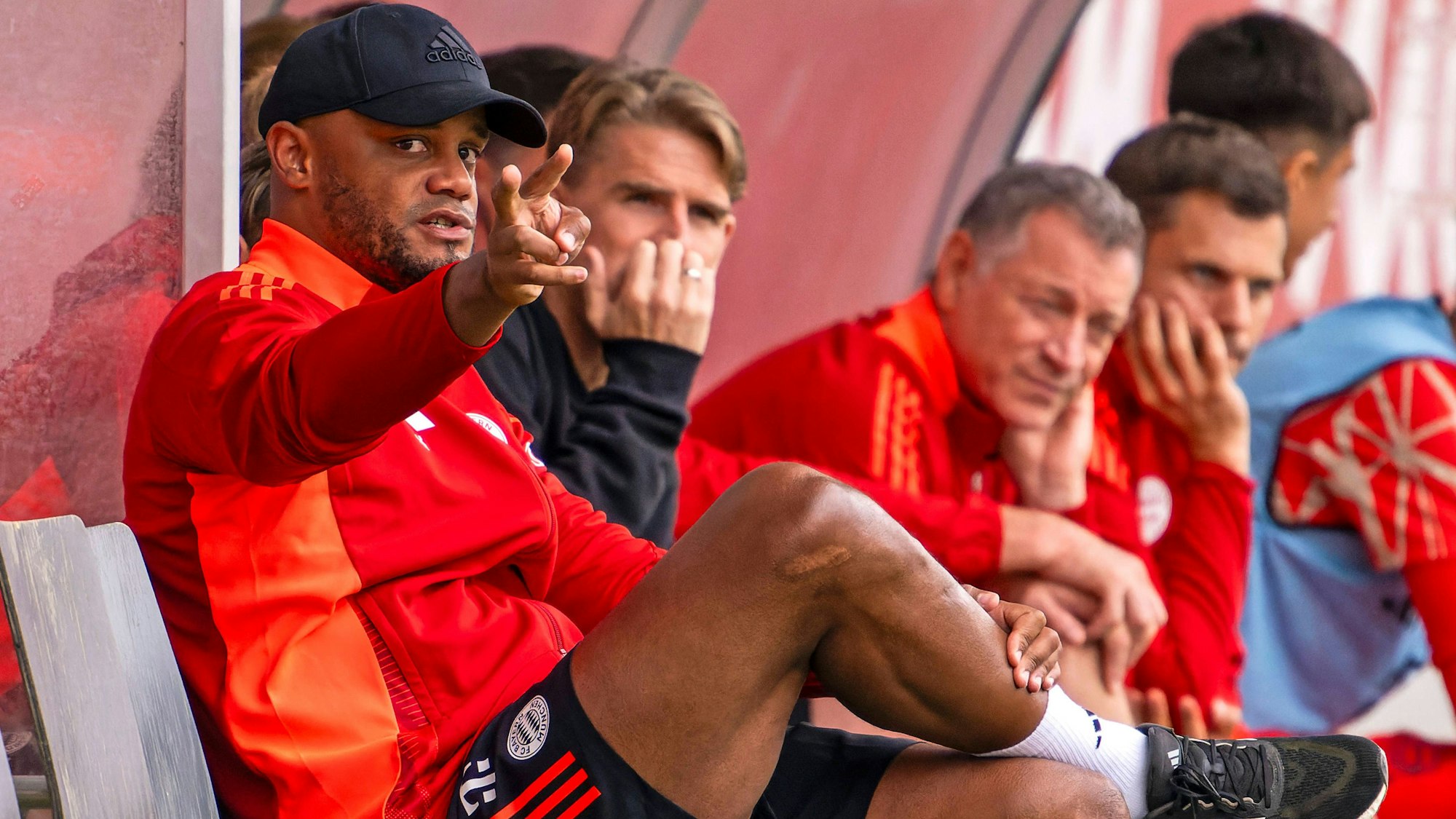 Trainer Vincent Kompany und Sportdirektor Christoph Freund vom FC Bayern München haben die Kritik von Sky-Experte Hamann an Jamal Musiala deutlich zurückgewiesen.