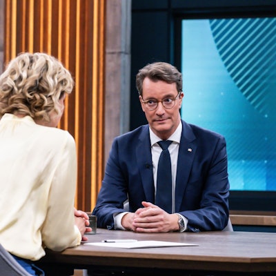 Caren Miosga und Hendrik Wüst (CDU)