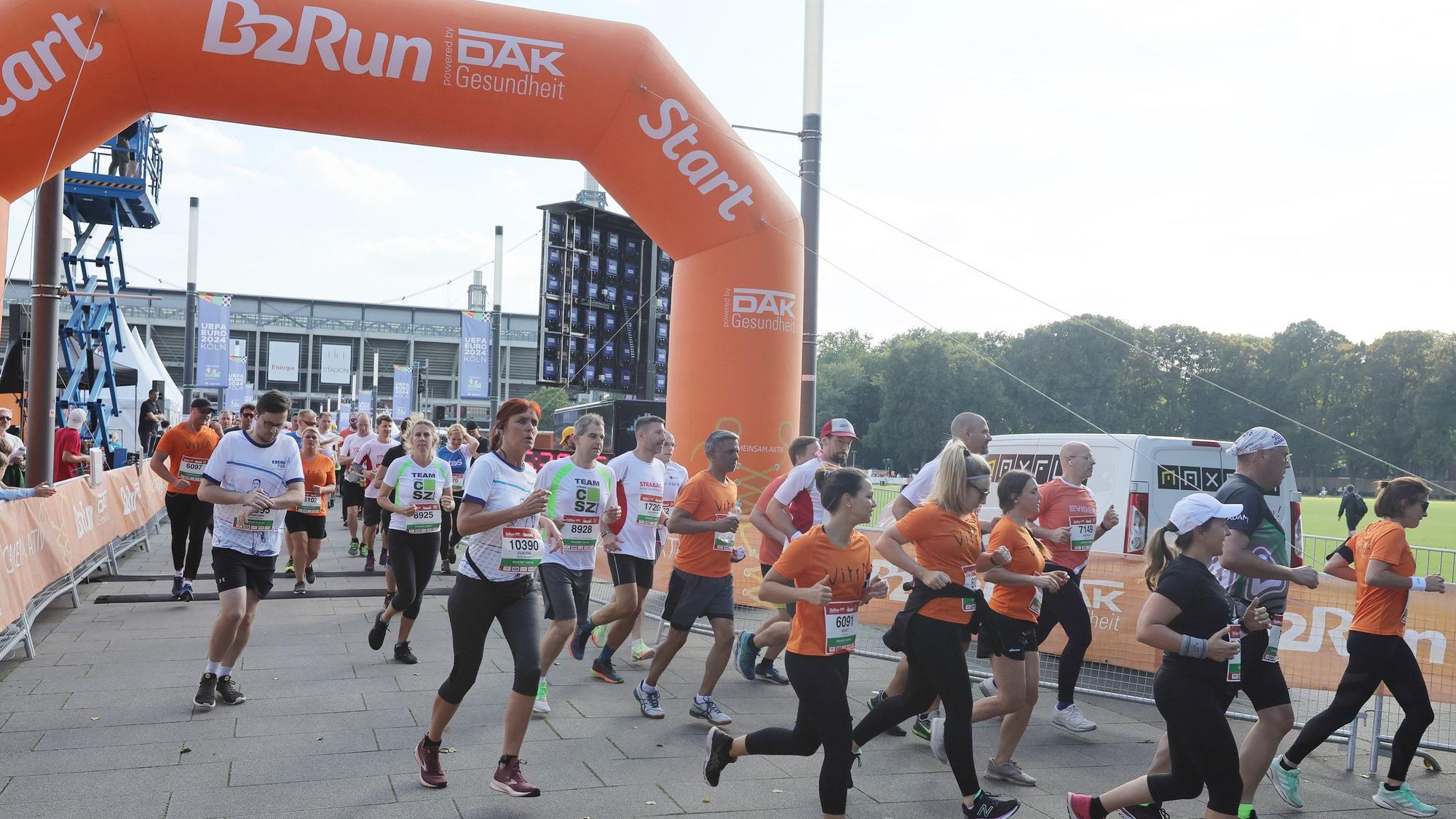 „B2Run“ in Köln um das Rhein Energie Stadion 2023.